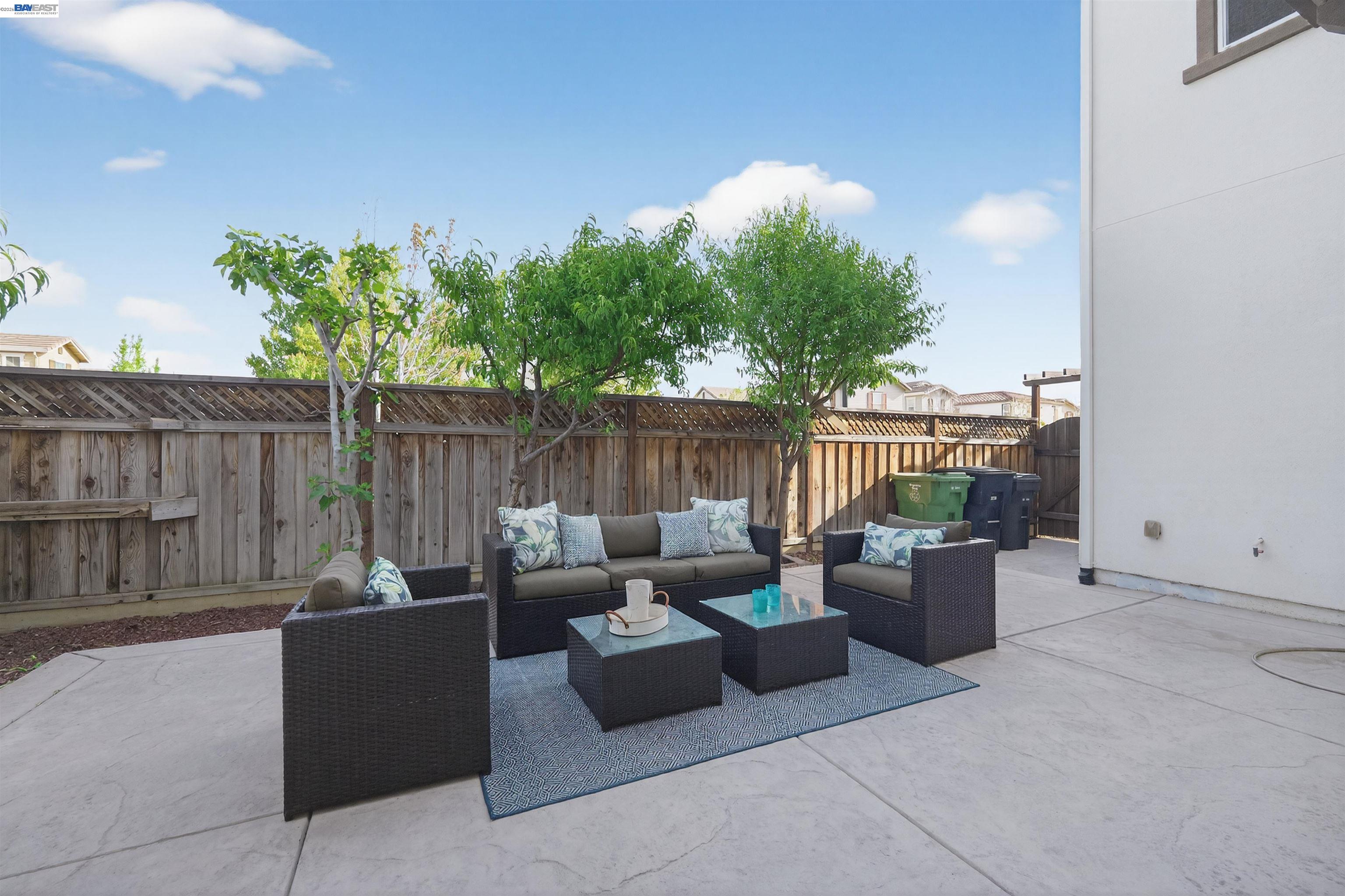 Detail Gallery Image 8 of 22 For 1005 S Fowler Ln, Mountain House,  CA 95391 - 3 Beds | 2/1 Baths