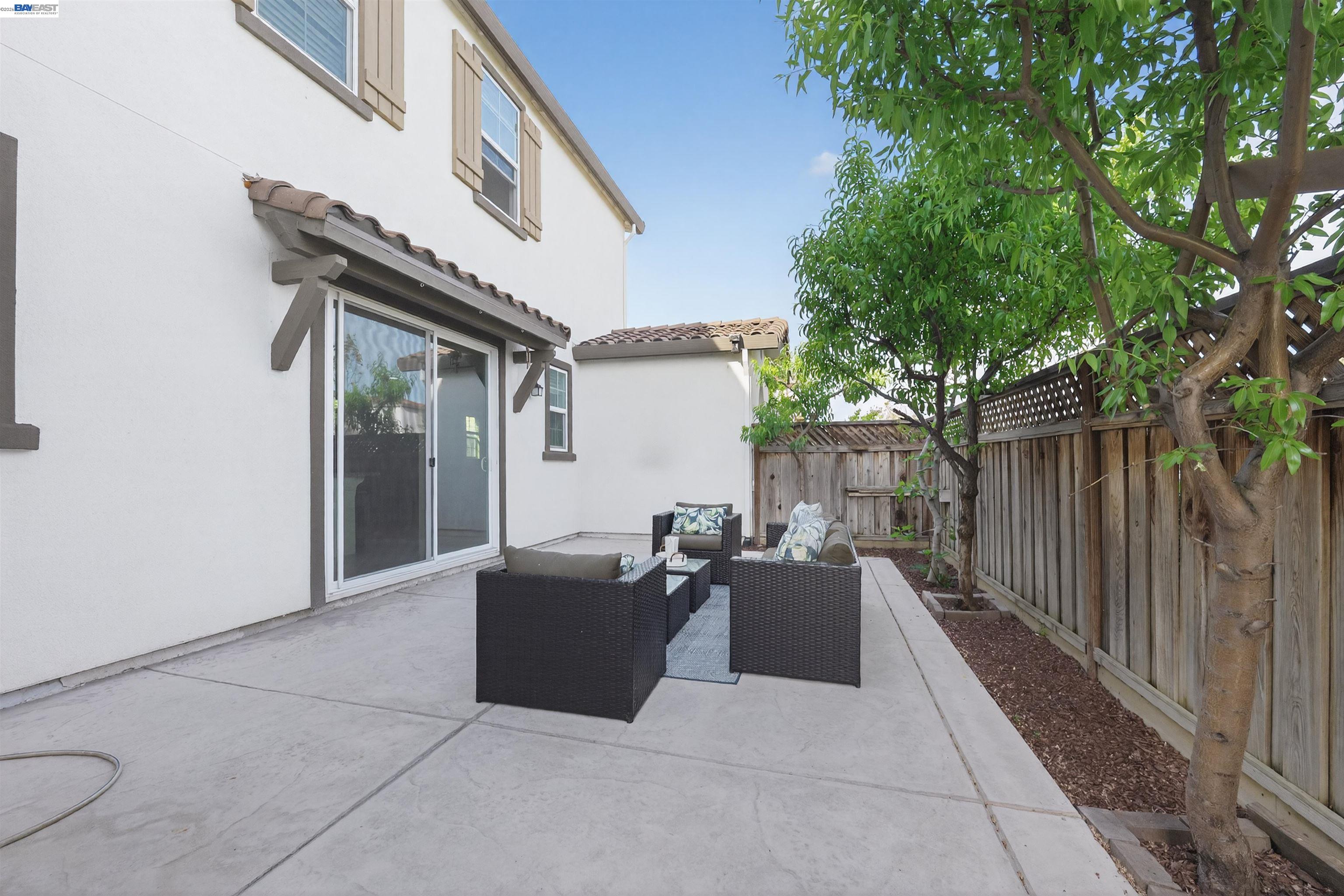 Detail Gallery Image 10 of 22 For 1005 S Fowler Ln, Mountain House,  CA 95391 - 3 Beds | 2/1 Baths