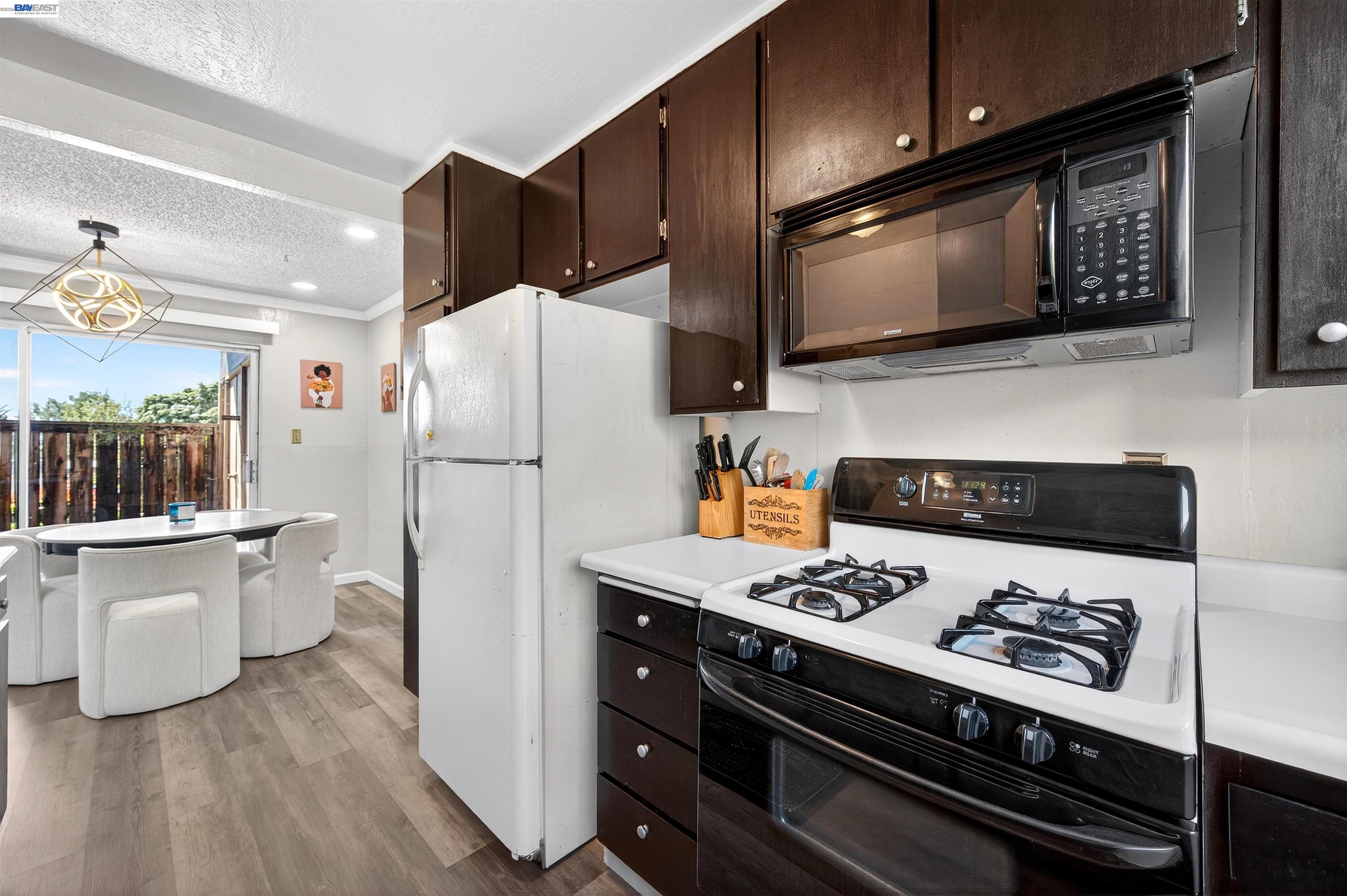 Detail Gallery Image 14 of 24 For 355 Parkview Terrace #B9,  Vallejo,  CA 94589-2378 - 1 Beds | 1 Baths