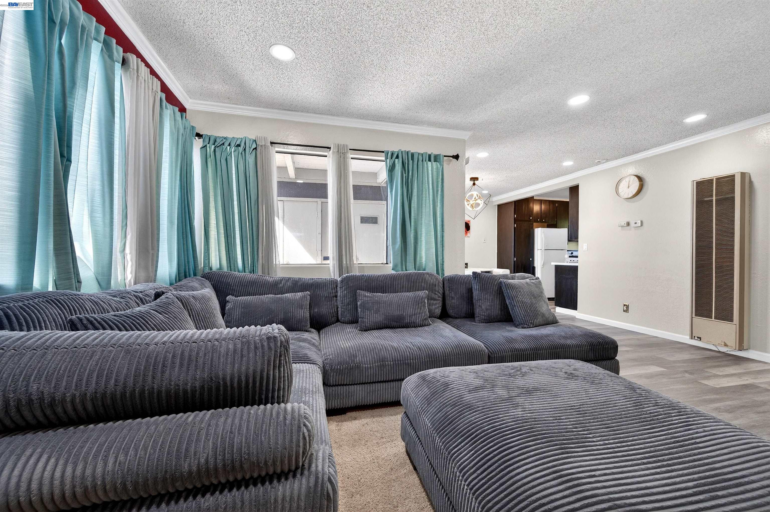 Detail Gallery Image 7 of 24 For 355 Parkview Terrace #B9,  Vallejo,  CA 94589-2378 - 1 Beds | 1 Baths