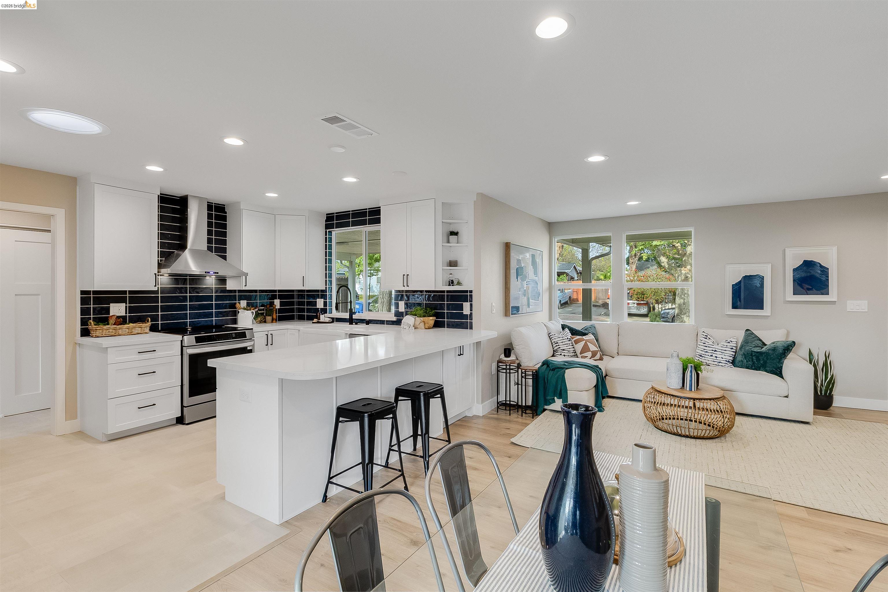 Detail Gallery Image 11 of 59 For 3015 Stevenson St, Pittsburg,  CA 94565 - 4 Beds | 2 Baths