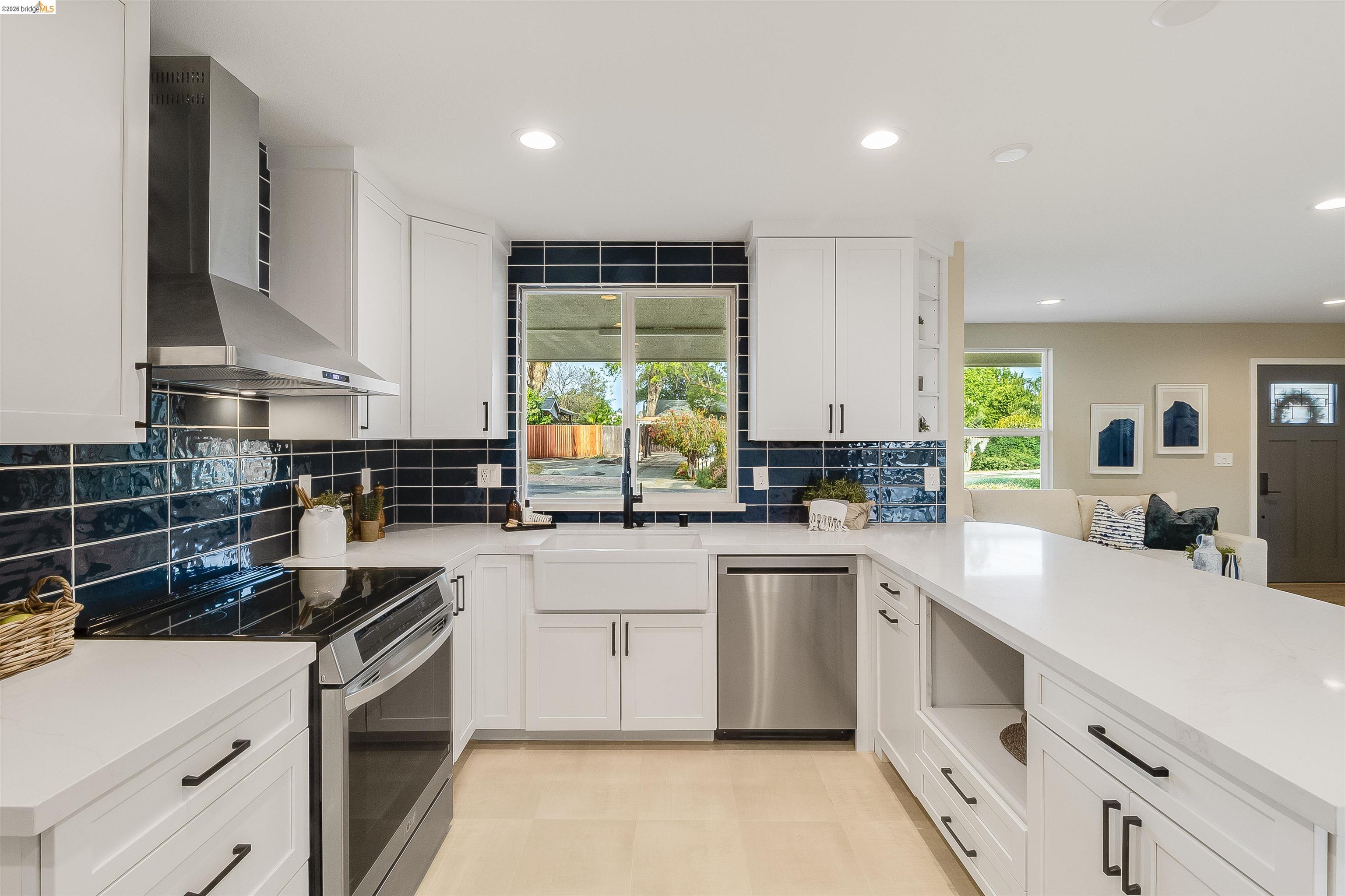 Detail Gallery Image 15 of 59 For 3015 Stevenson St, Pittsburg,  CA 94565 - 4 Beds | 2 Baths