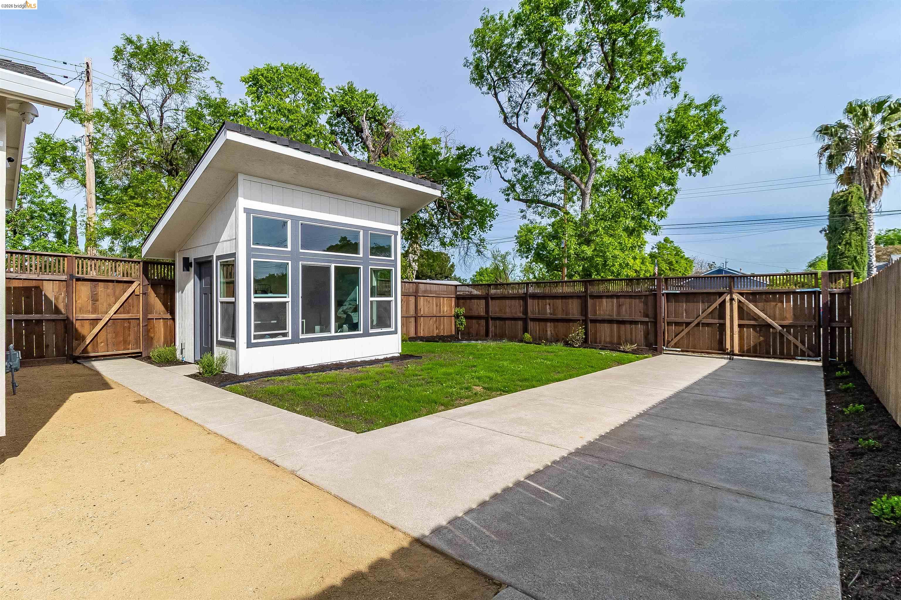 Detail Gallery Image 48 of 59 For 3015 Stevenson St, Pittsburg,  CA 94565 - 4 Beds | 2 Baths