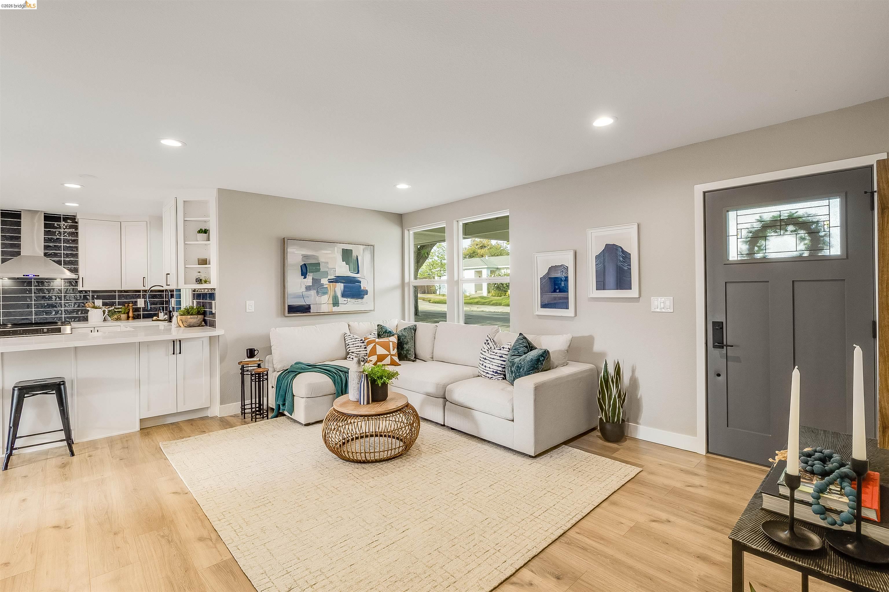 Detail Gallery Image 7 of 59 For 3015 Stevenson St, Pittsburg,  CA 94565 - 4 Beds | 2 Baths