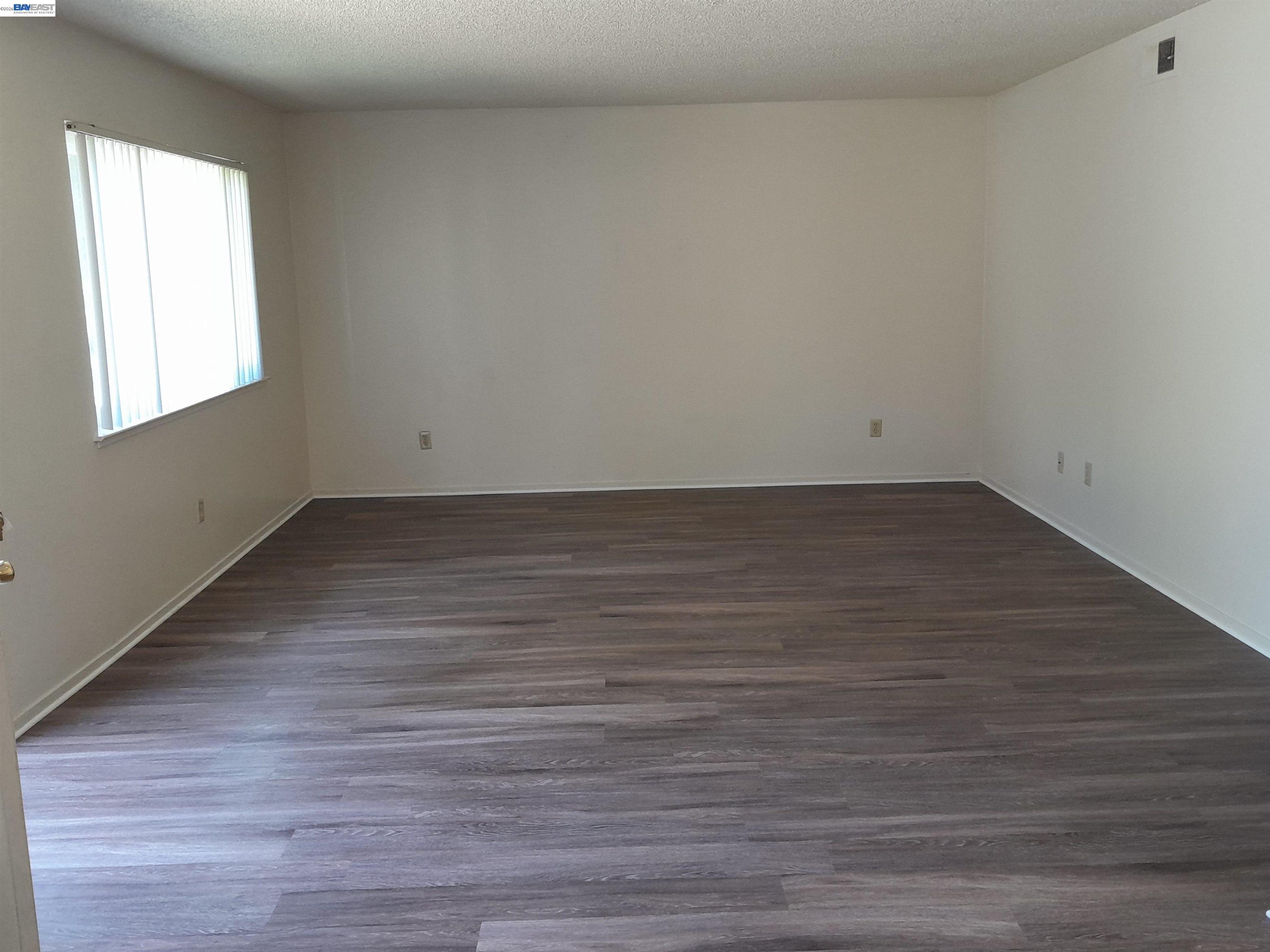 Detail Gallery Image 2 of 8 For 2212 Palisade, Modesto,  CA 95350 - – Beds | – Baths