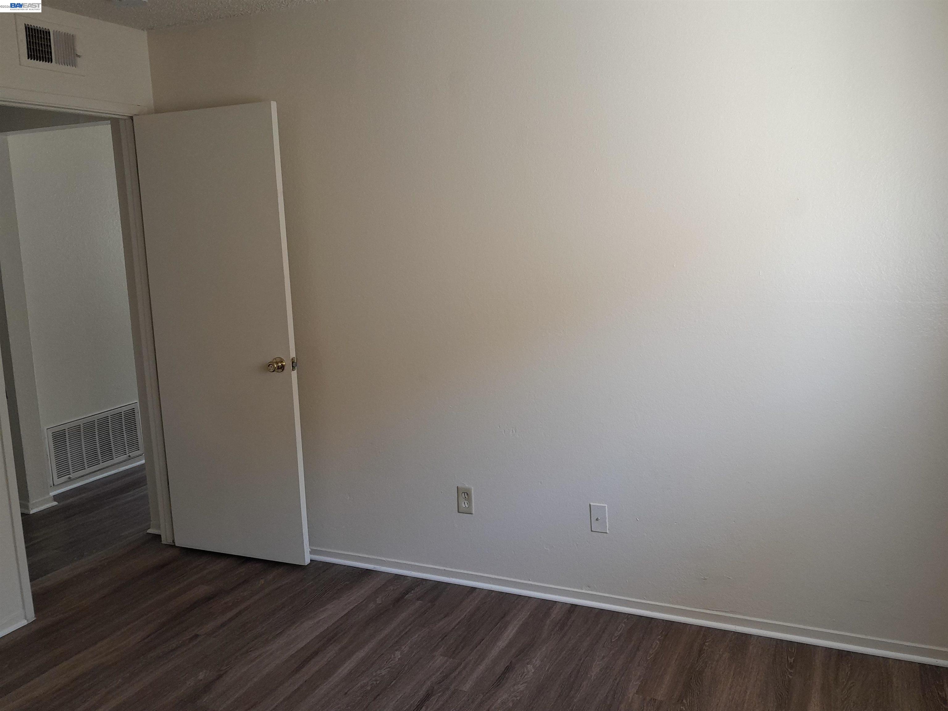 Detail Gallery Image 7 of 8 For 2212 Palisade, Modesto,  CA 95350 - – Beds | – Baths