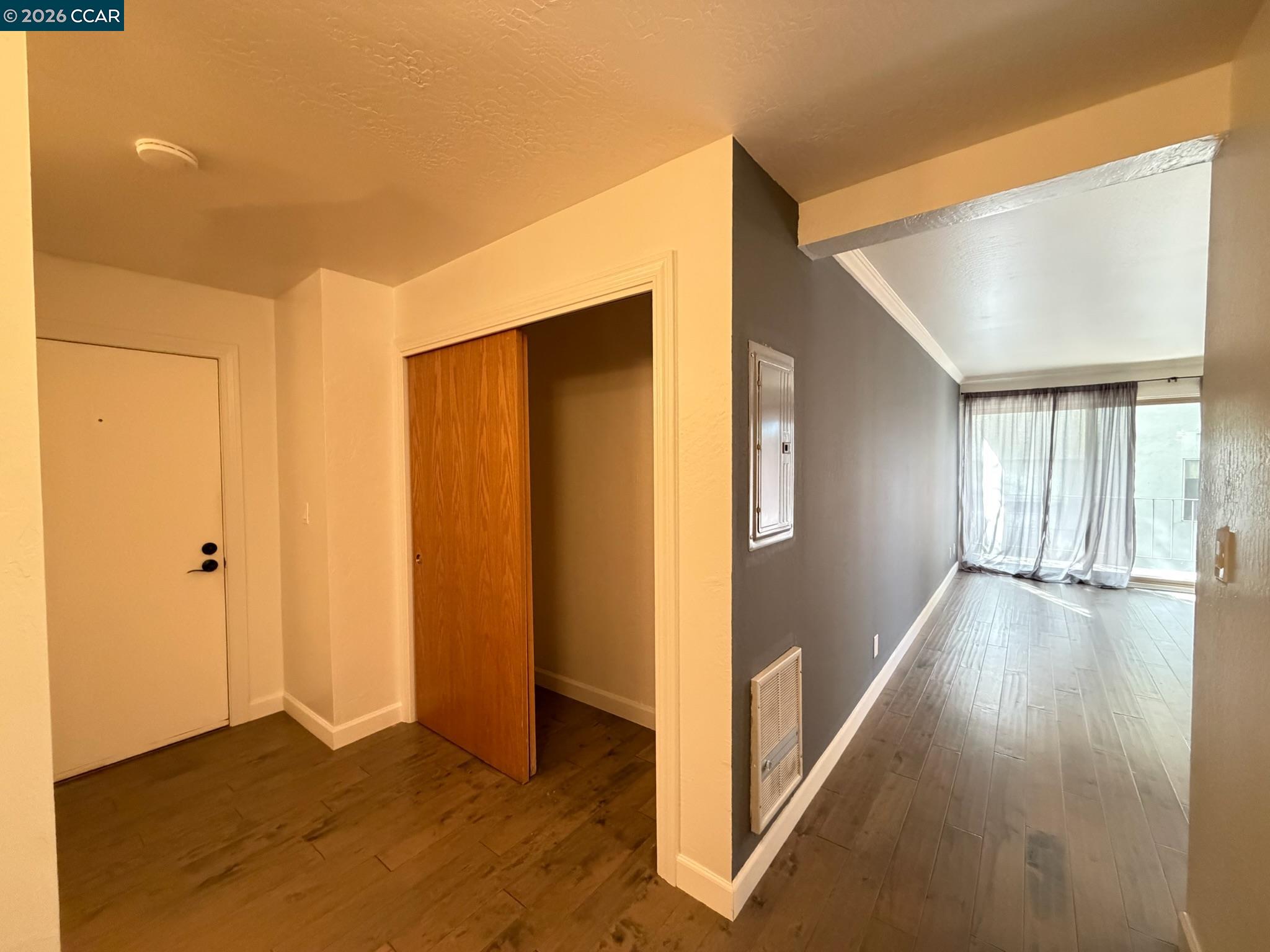 Detail Gallery Image 2 of 28 For 401 Monte Vista Ave #103,  Oakland,  CA 94611 - 1 Beds | 1 Baths