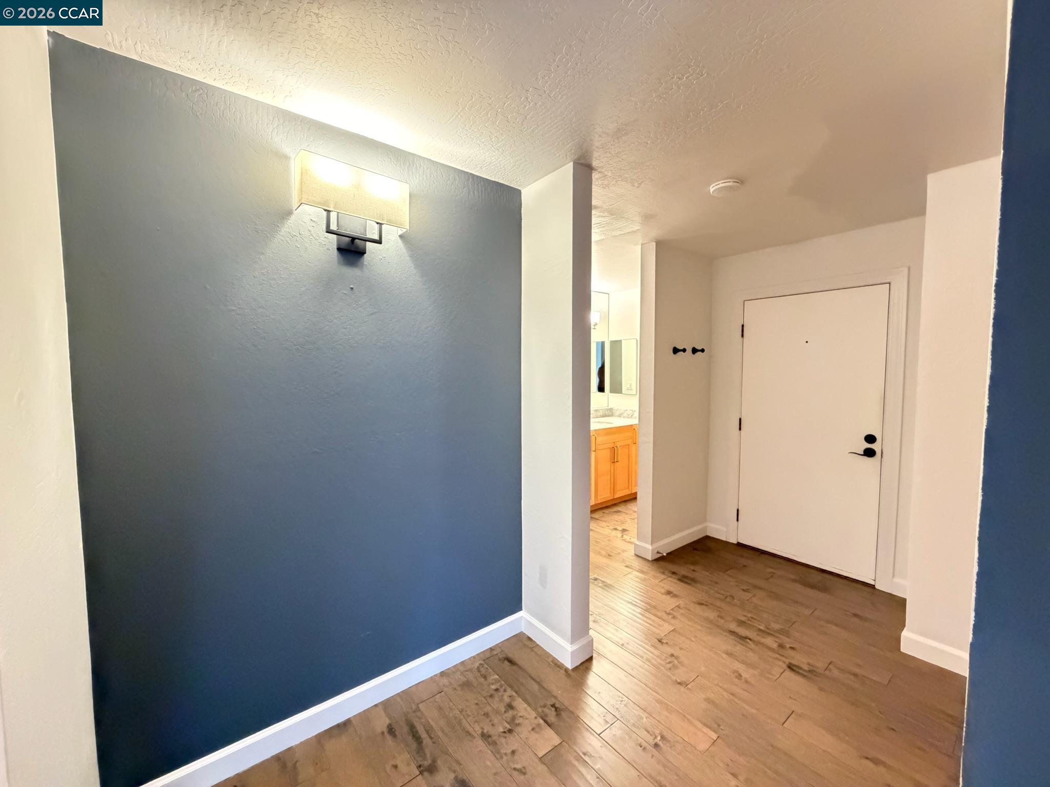 Detail Gallery Image 3 of 28 For 401 Monte Vista Ave #103,  Oakland,  CA 94611 - 1 Beds | 1 Baths