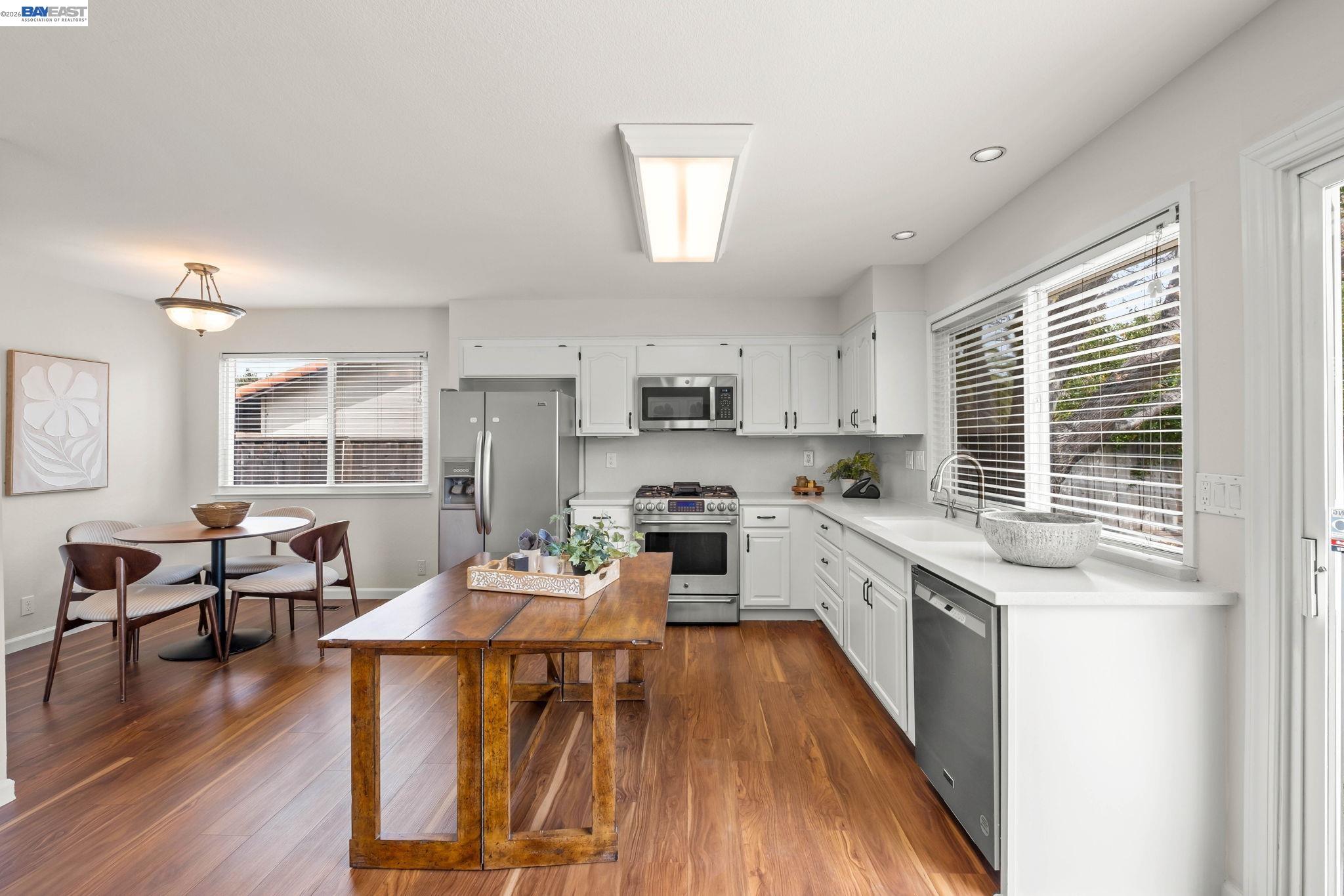 Detail Gallery Image 15 of 46 For 1166 Killarney St., Livermore,  CA 94550-5663 - 3 Beds | 2 Baths