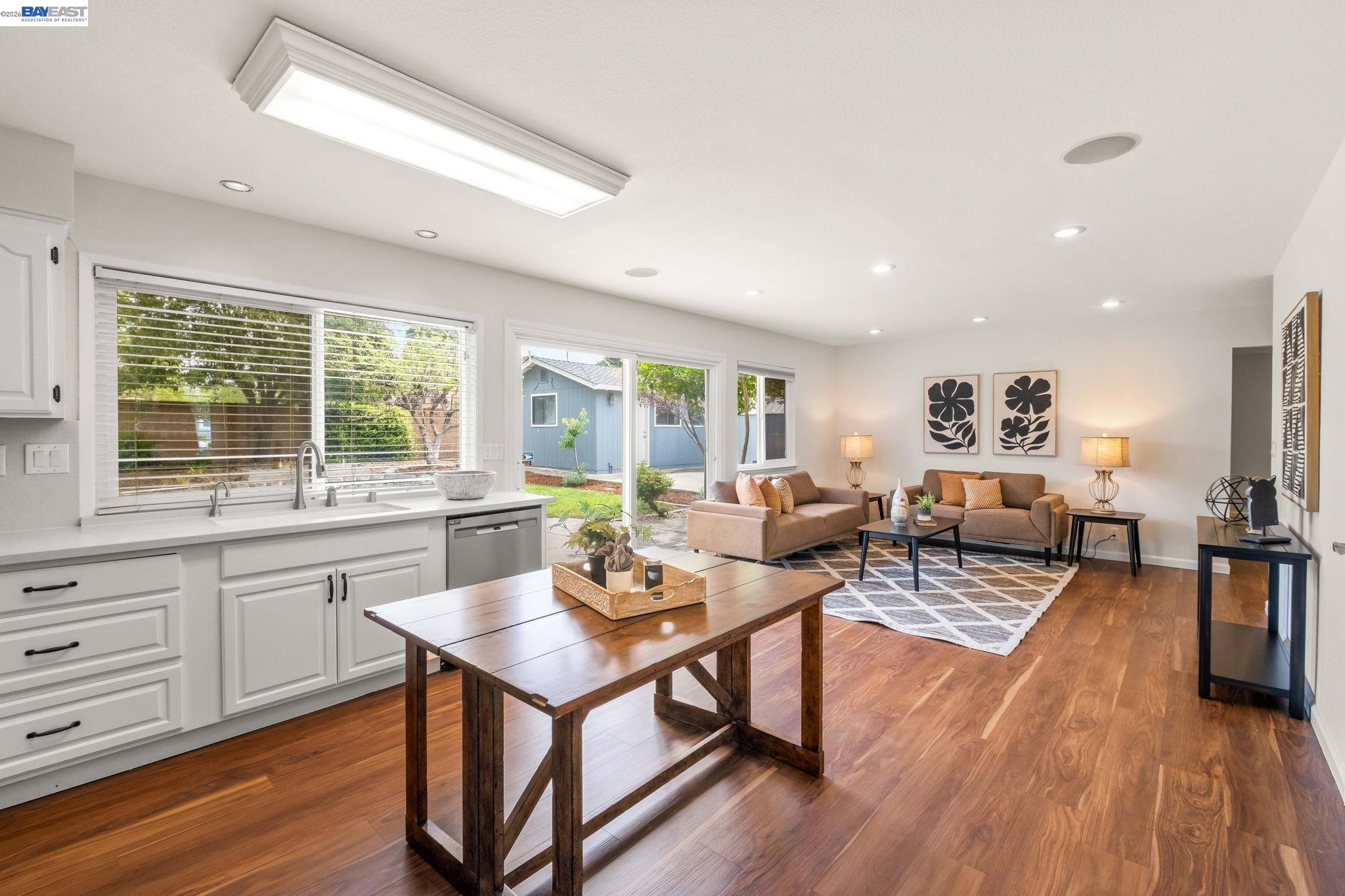 Detail Gallery Image 17 of 46 For 1166 Killarney St., Livermore,  CA 94550-5663 - 3 Beds | 2 Baths