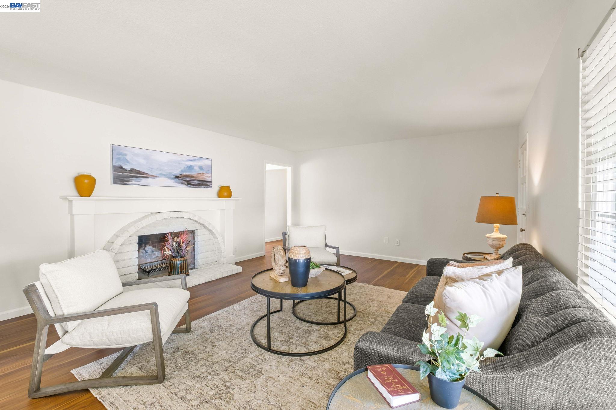 Detail Gallery Image 9 of 46 For 1166 Killarney St., Livermore,  CA 94550-5663 - 3 Beds | 2 Baths