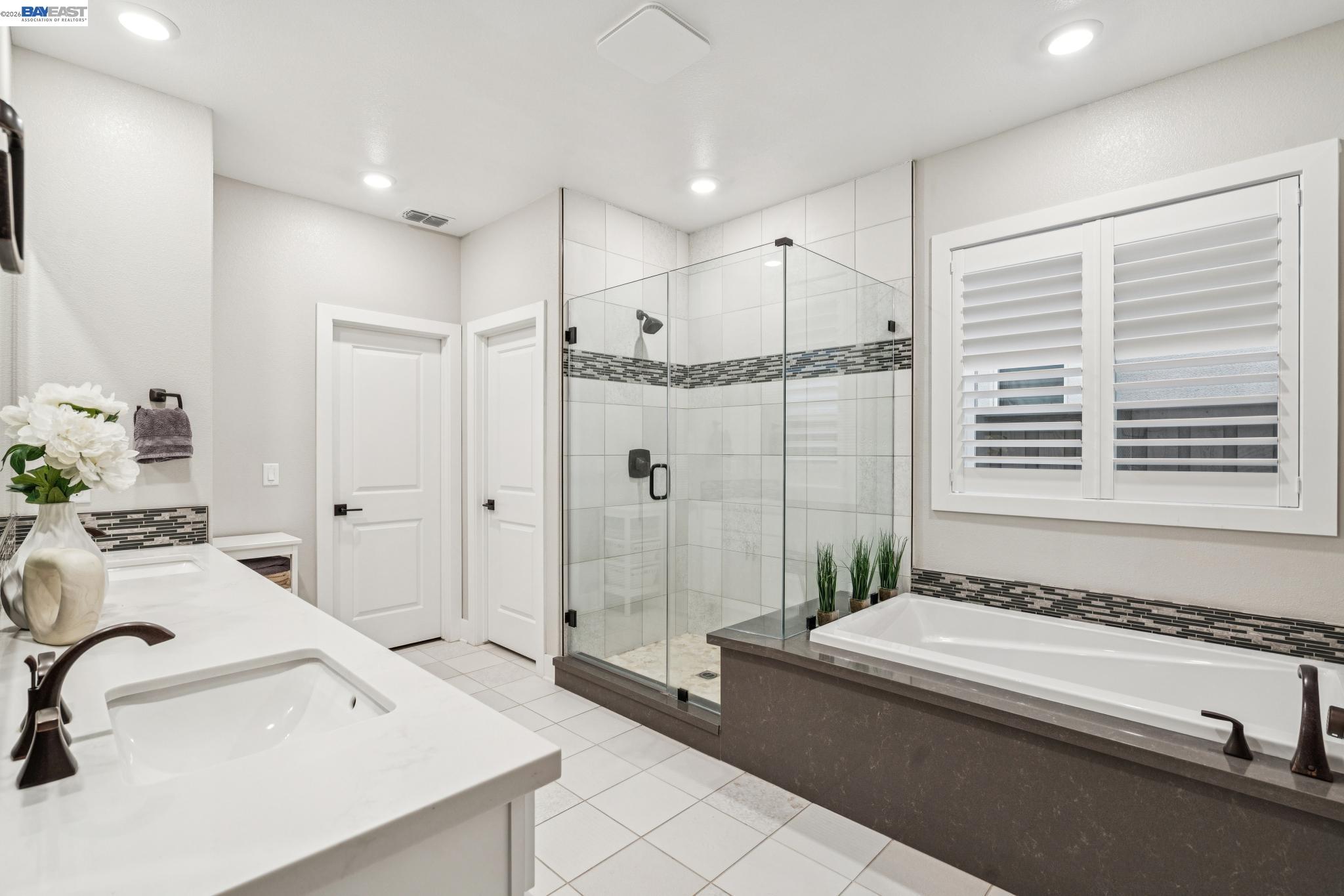 Detail Gallery Image 28 of 59 For 2827 Irish Meadow Way, Lathrop,  CA 95330 - 3 Beds | 2/1 Baths