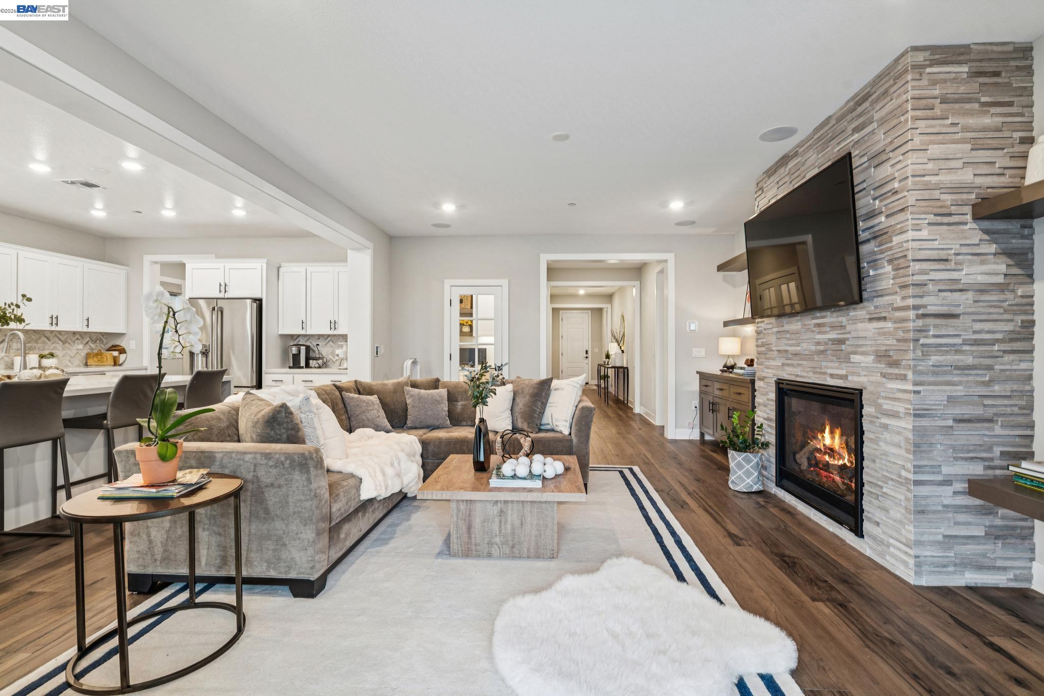 Detail Gallery Image 6 of 59 For 2827 Irish Meadow Way, Lathrop,  CA 95330 - 3 Beds | 2/1 Baths