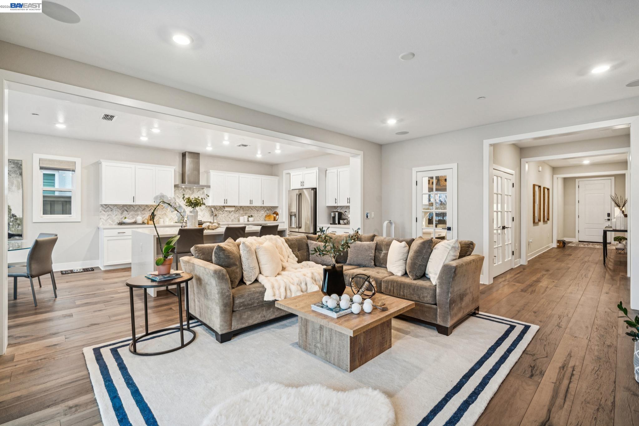 Detail Gallery Image 7 of 59 For 2827 Irish Meadow Way, Lathrop,  CA 95330 - 3 Beds | 2/1 Baths