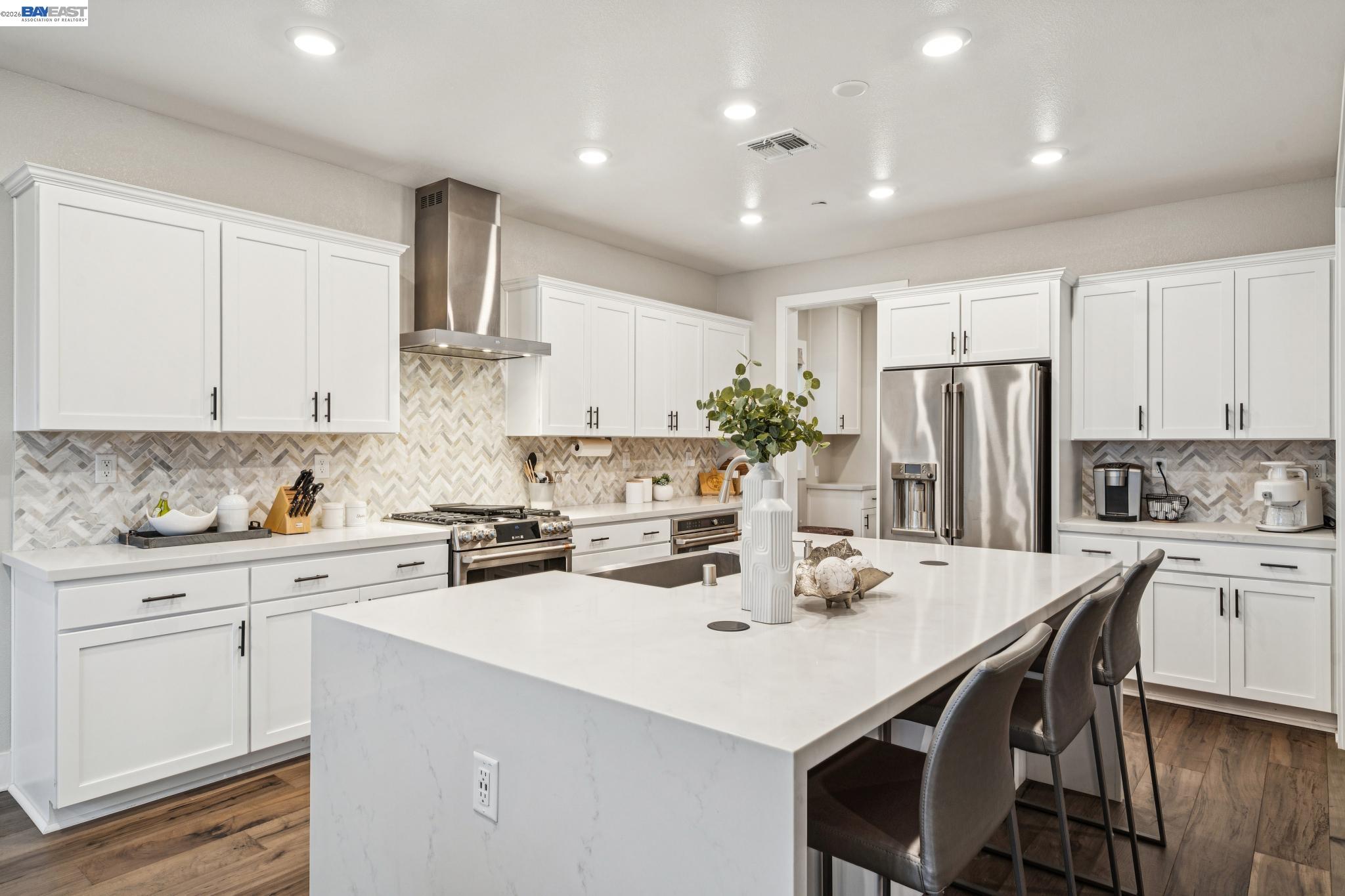 Detail Gallery Image 9 of 59 For 2827 Irish Meadow Way, Lathrop,  CA 95330 - 3 Beds | 2/1 Baths