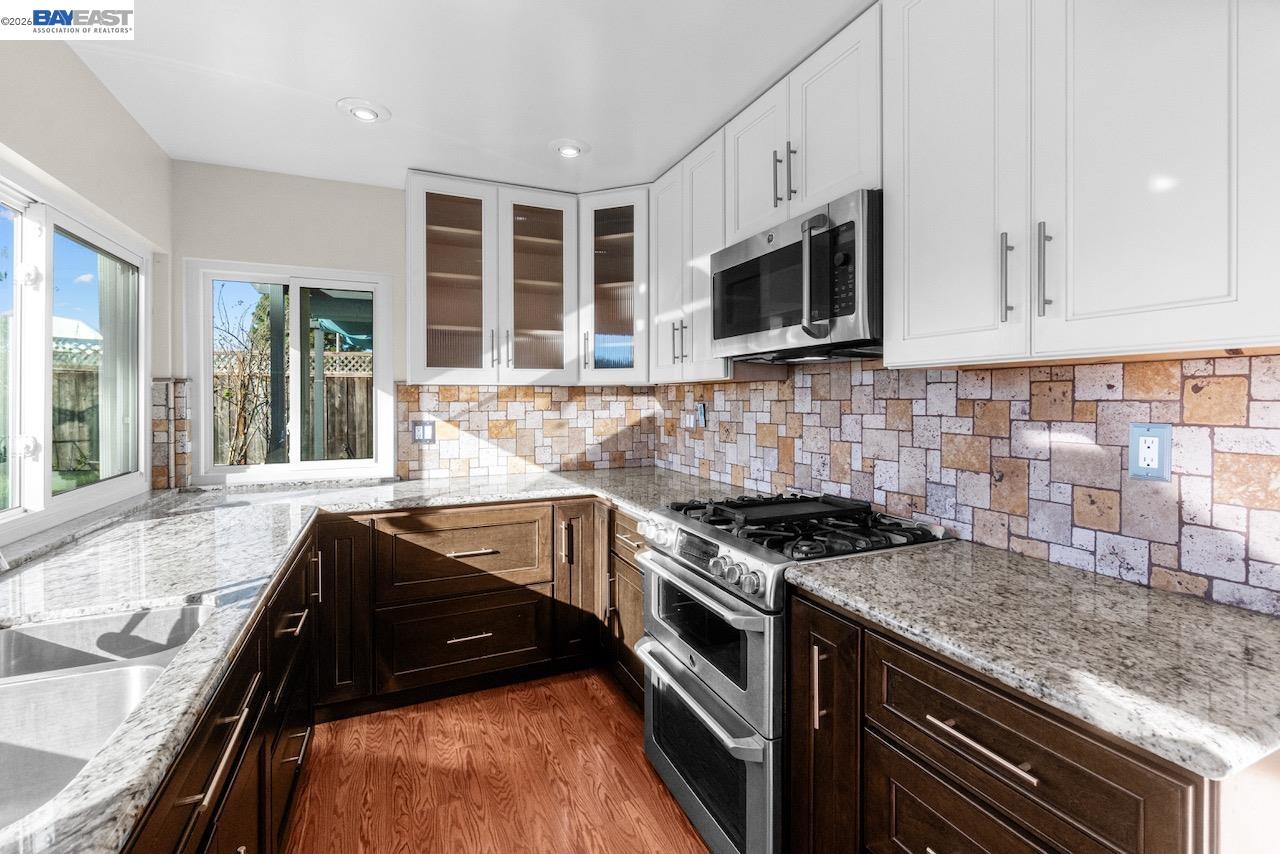 Detail Gallery Image 11 of 44 For 36671 Ponderosa Ct., Newark,  CA 94560 - 3 Beds | 2/1 Baths