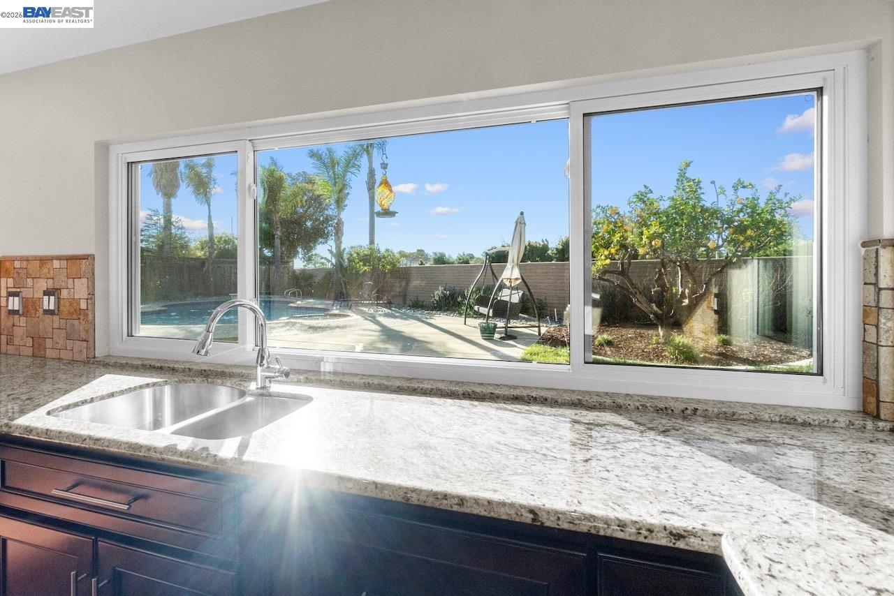 Detail Gallery Image 12 of 44 For 36671 Ponderosa Ct., Newark,  CA 94560 - 3 Beds | 2/1 Baths