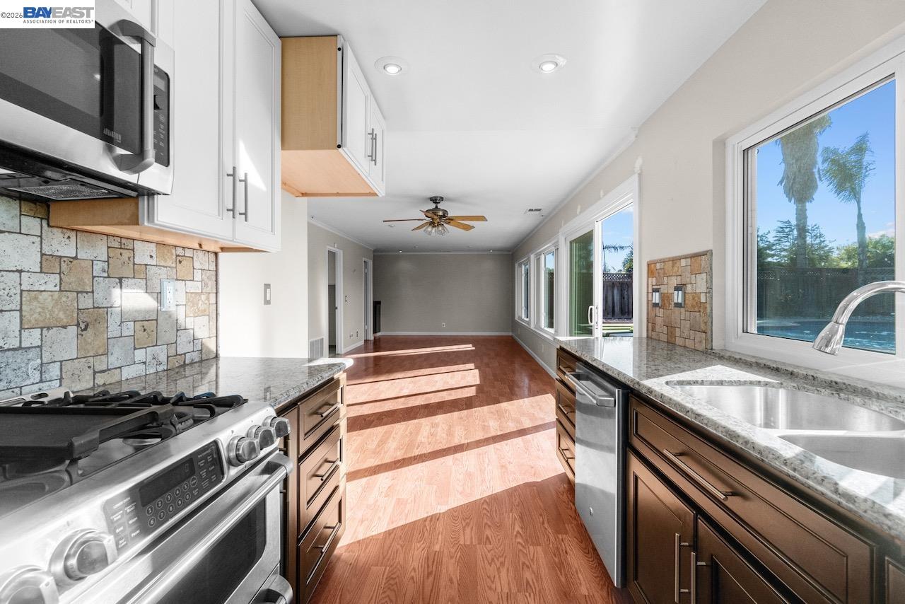 Detail Gallery Image 14 of 44 For 36671 Ponderosa Ct., Newark,  CA 94560 - 3 Beds | 2/1 Baths