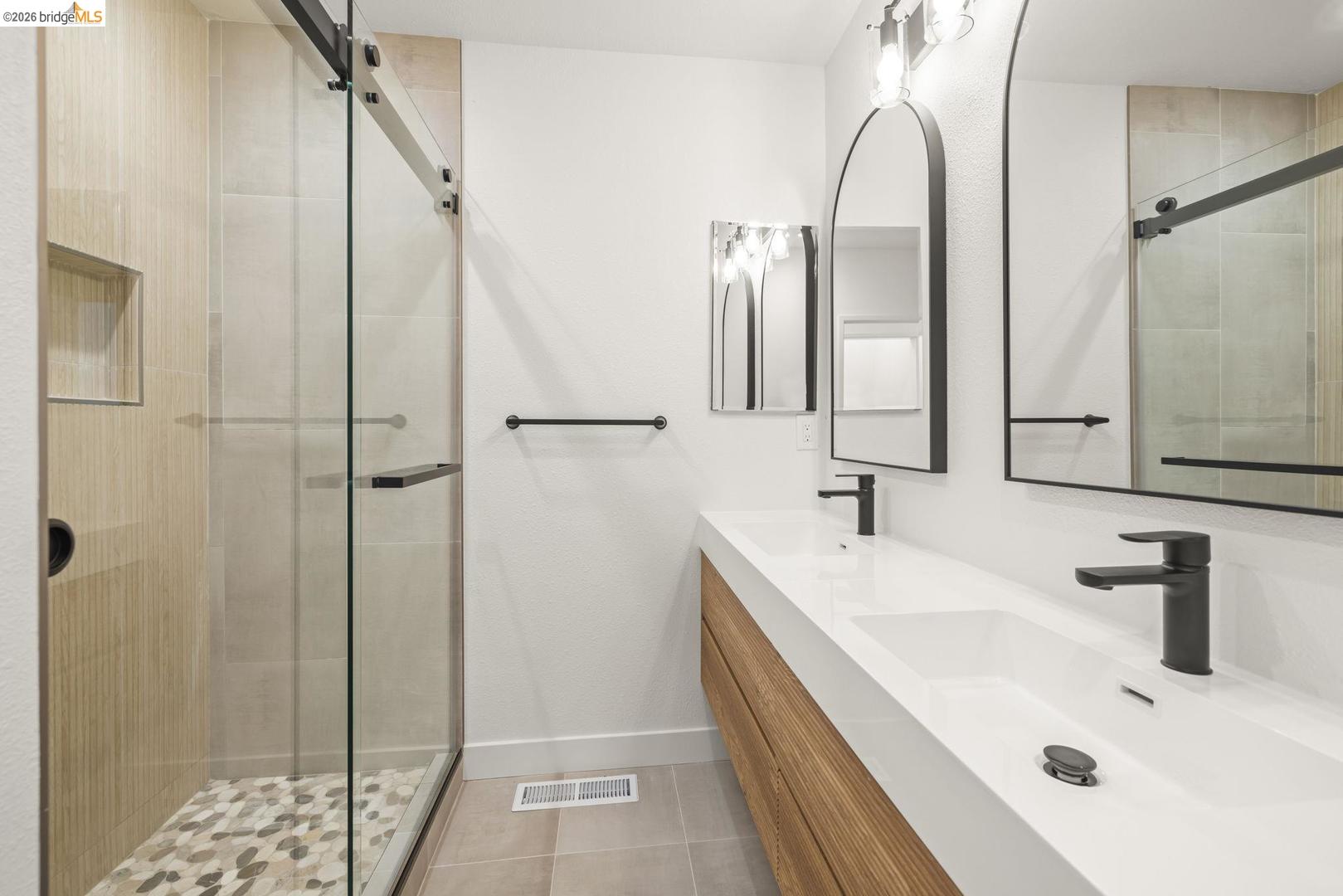 Detail Gallery Image 16 of 36 For 3409 Wyman St, Oakland,  CA 94619 - 2 Beds | 1/1 Baths