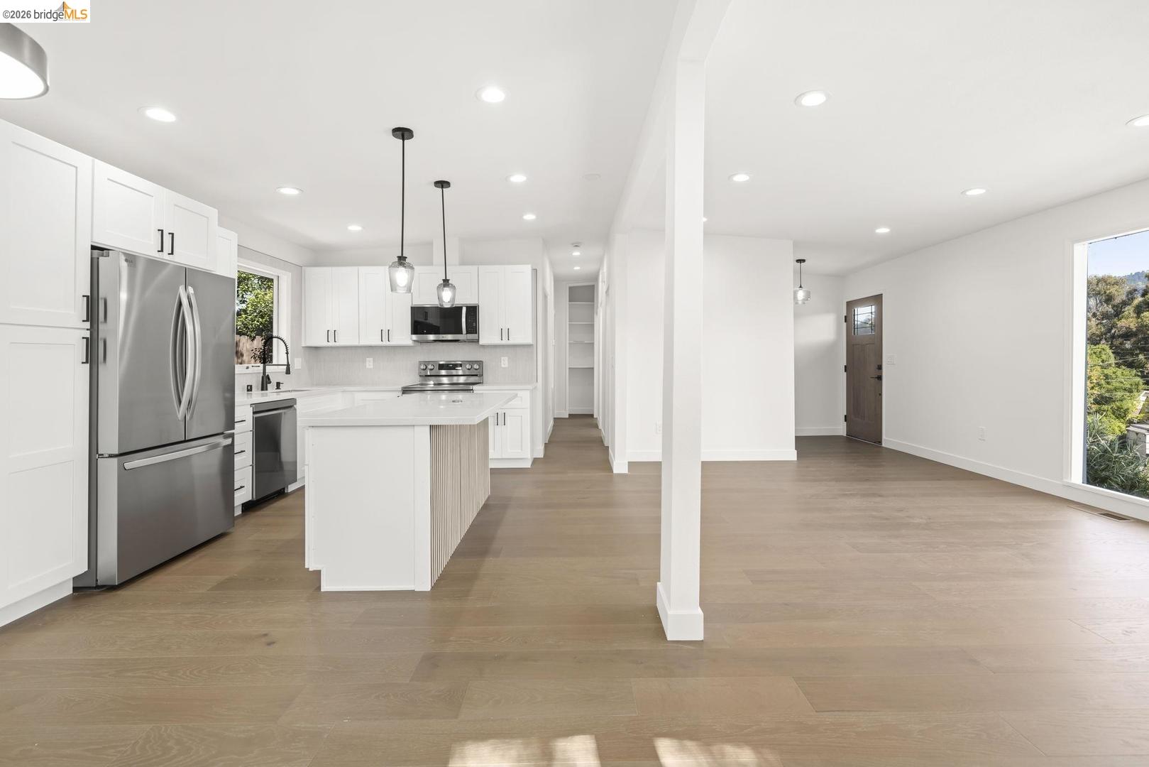 Detail Gallery Image 7 of 36 For 3409 Wyman St, Oakland,  CA 94619 - 2 Beds | 1/1 Baths