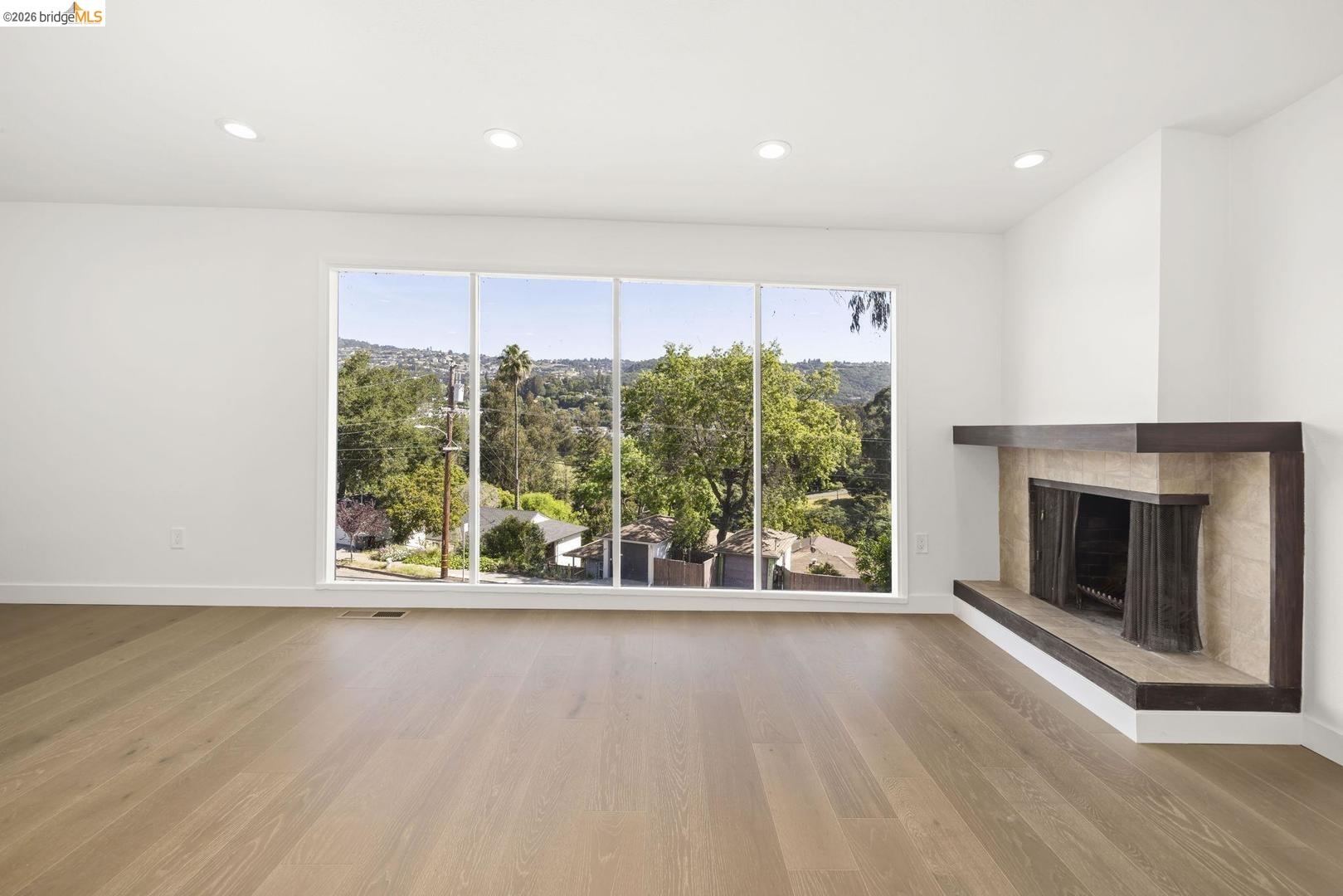 Detail Gallery Image 10 of 36 For 3409 Wyman St, Oakland,  CA 94619 - 2 Beds | 1/1 Baths