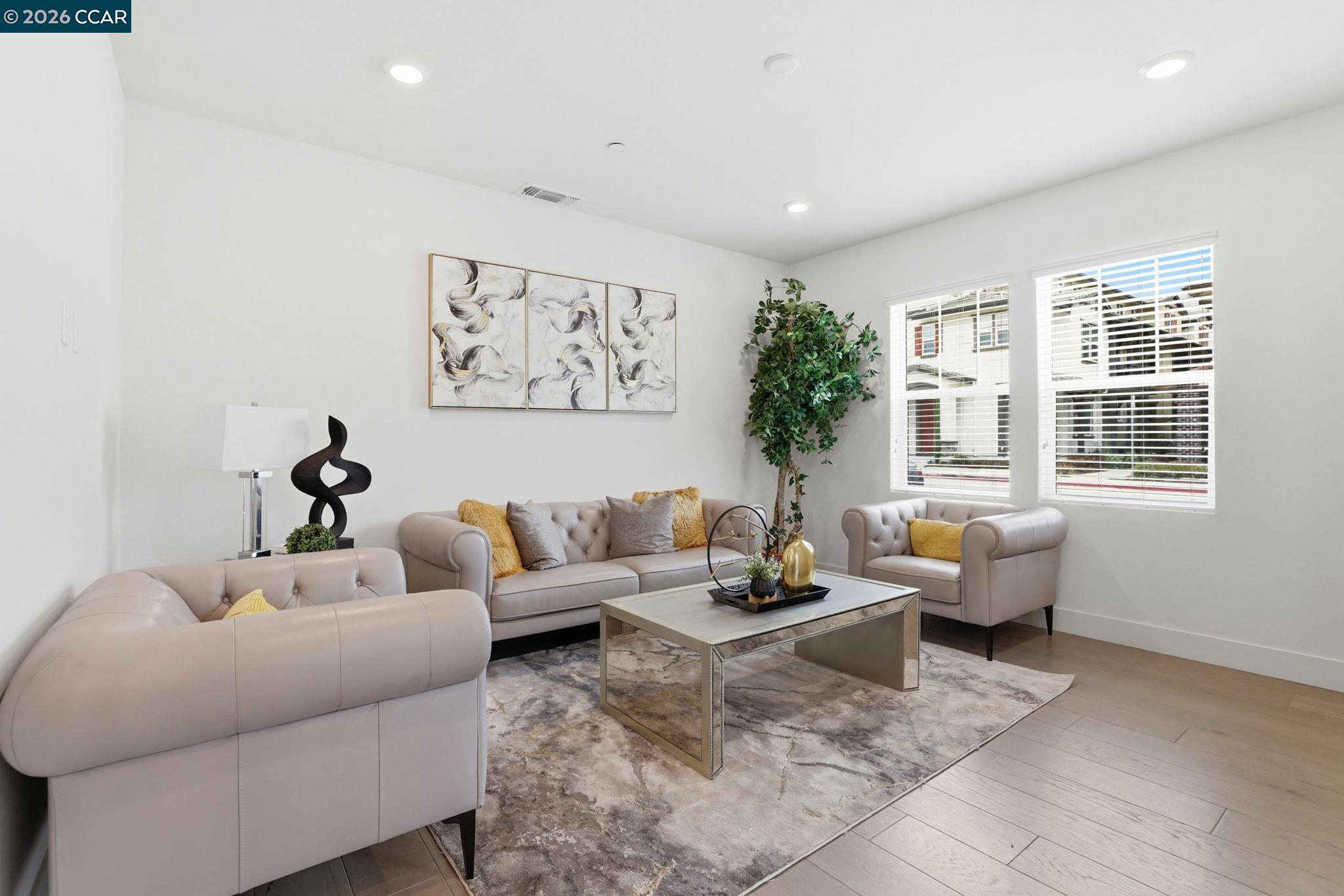 Photo #3: 41128999 Listing: Photo #3