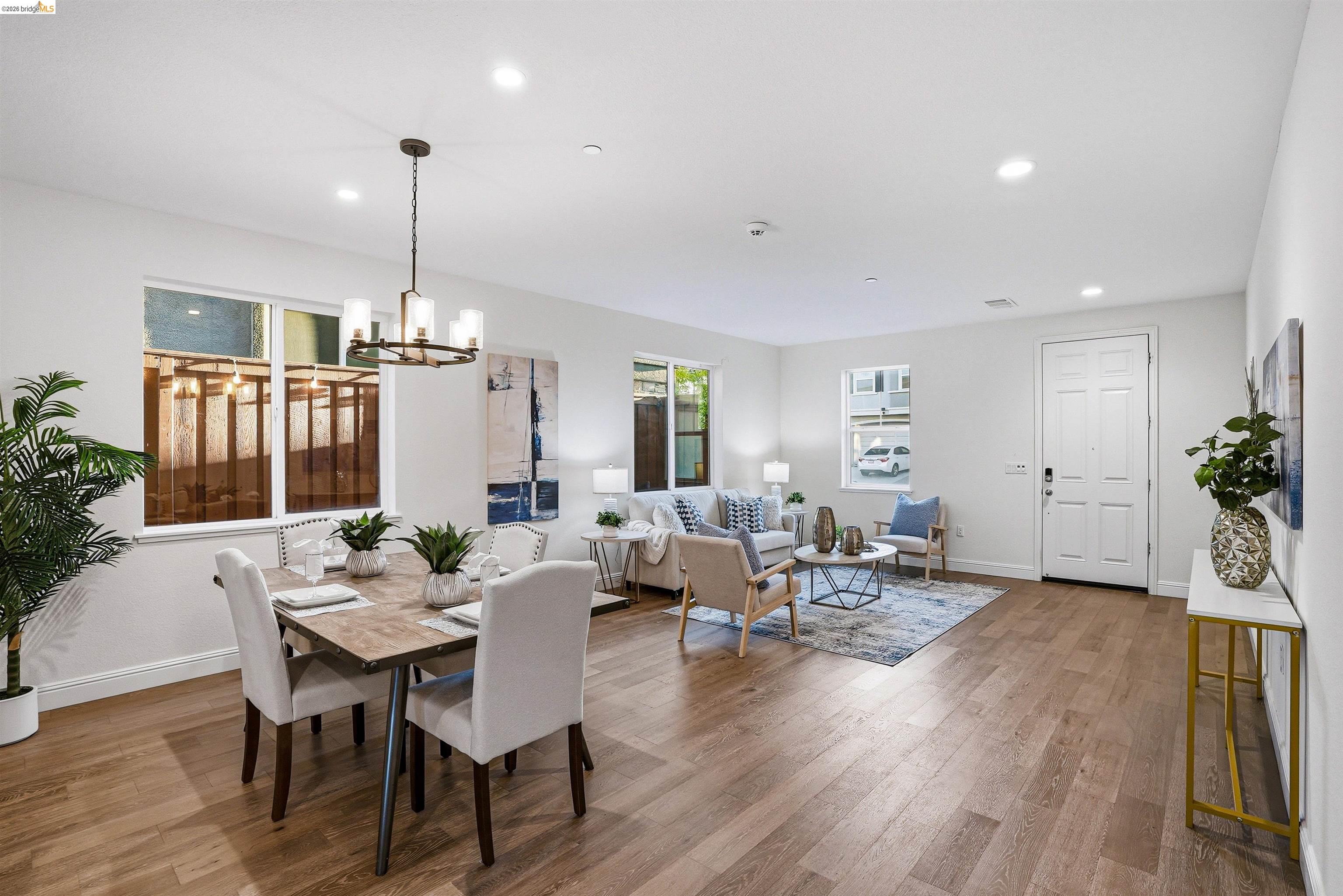 Detail Gallery Image 2 of 36 For 2525 Modena Dr, Pittsburg,  CA 94565 - 5 Beds | 3 Baths