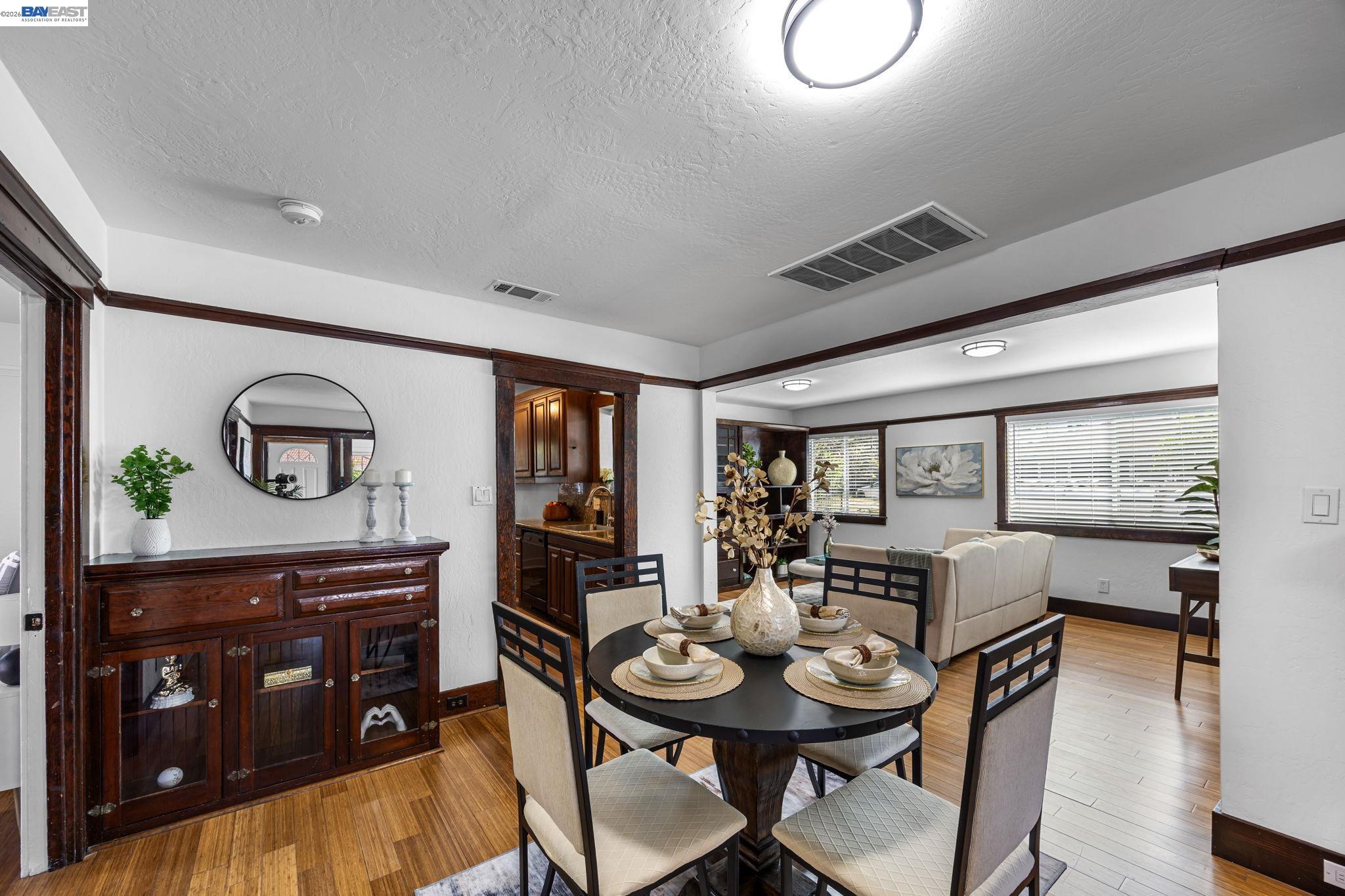 Detail Gallery Image 12 of 44 For 18286 Meekland Ave, Hayward,  CA 94541 - 3 Beds | 2 Baths