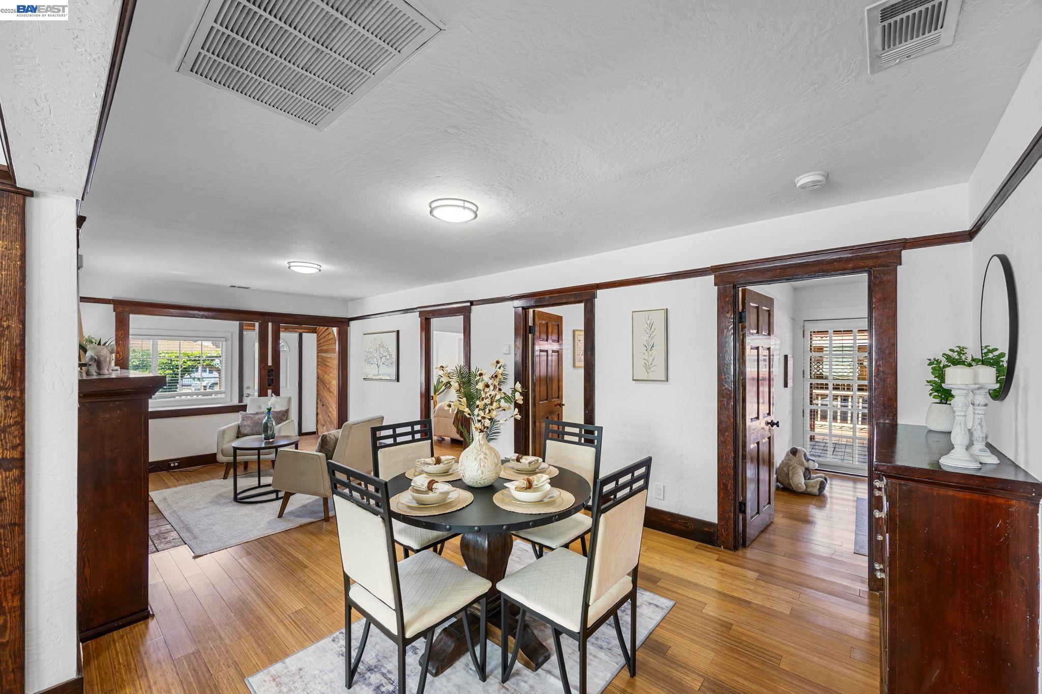 Detail Gallery Image 15 of 44 For 18286 Meekland Ave, Hayward,  CA 94541 - 3 Beds | 2 Baths