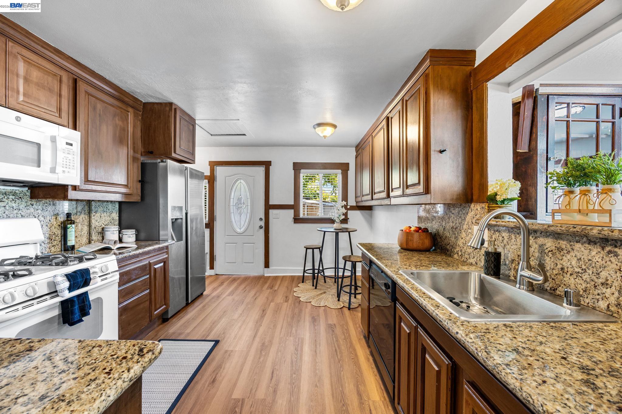 Detail Gallery Image 21 of 44 For 18286 Meekland Ave, Hayward,  CA 94541 - 3 Beds | 2 Baths