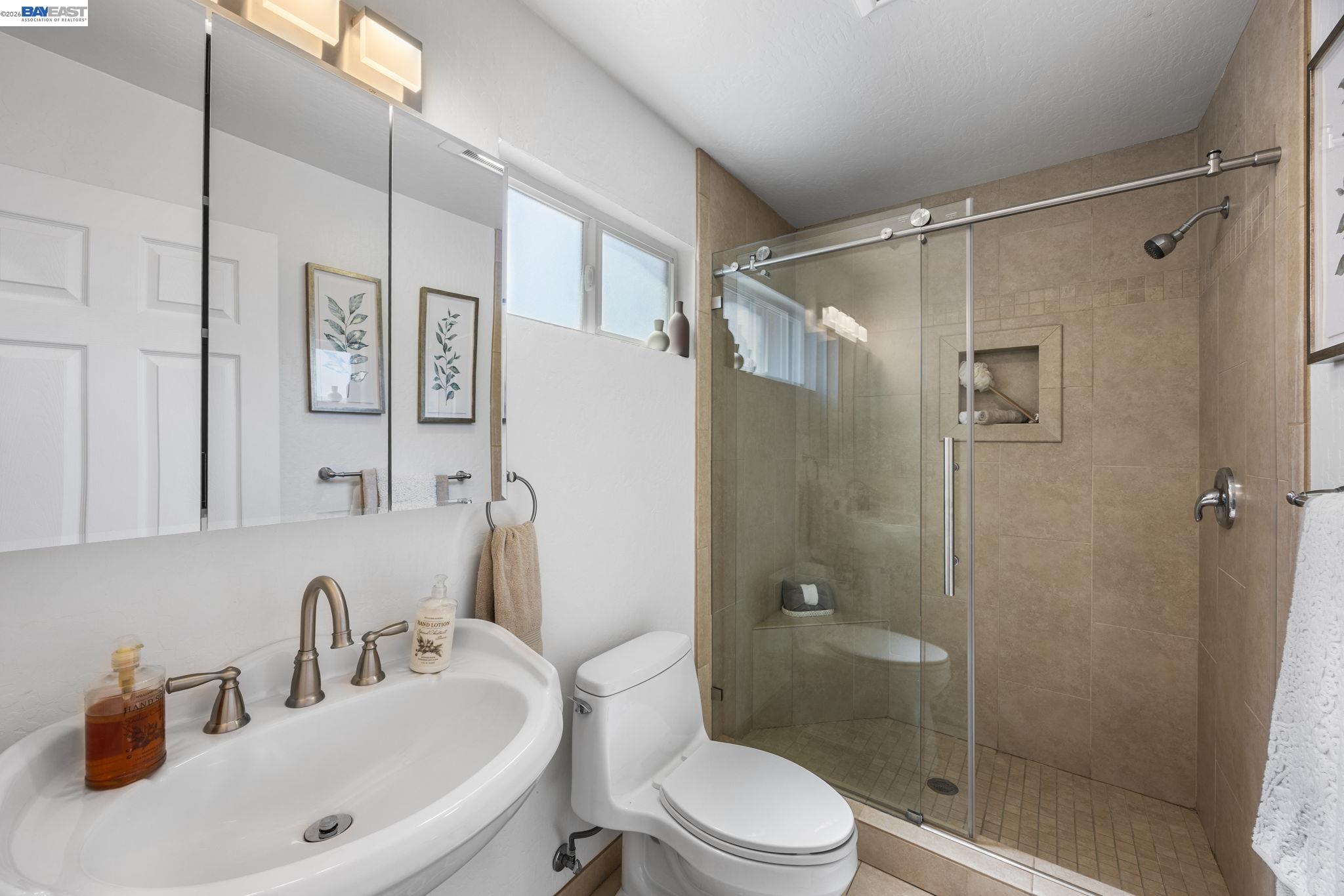 Detail Gallery Image 28 of 44 For 18286 Meekland Ave, Hayward,  CA 94541 - 3 Beds | 2 Baths