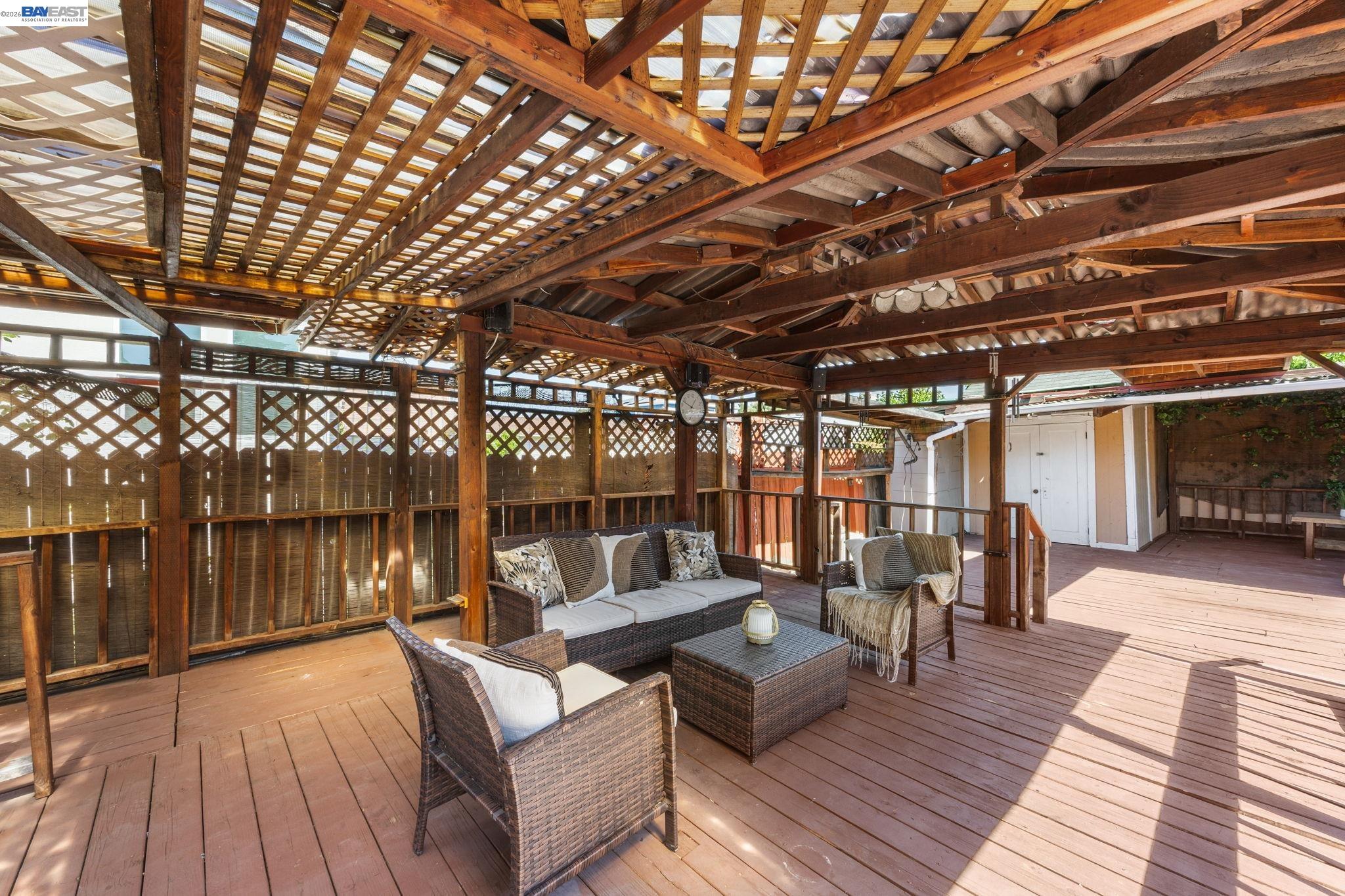 Detail Gallery Image 32 of 44 For 18286 Meekland Ave, Hayward,  CA 94541 - 3 Beds | 2 Baths