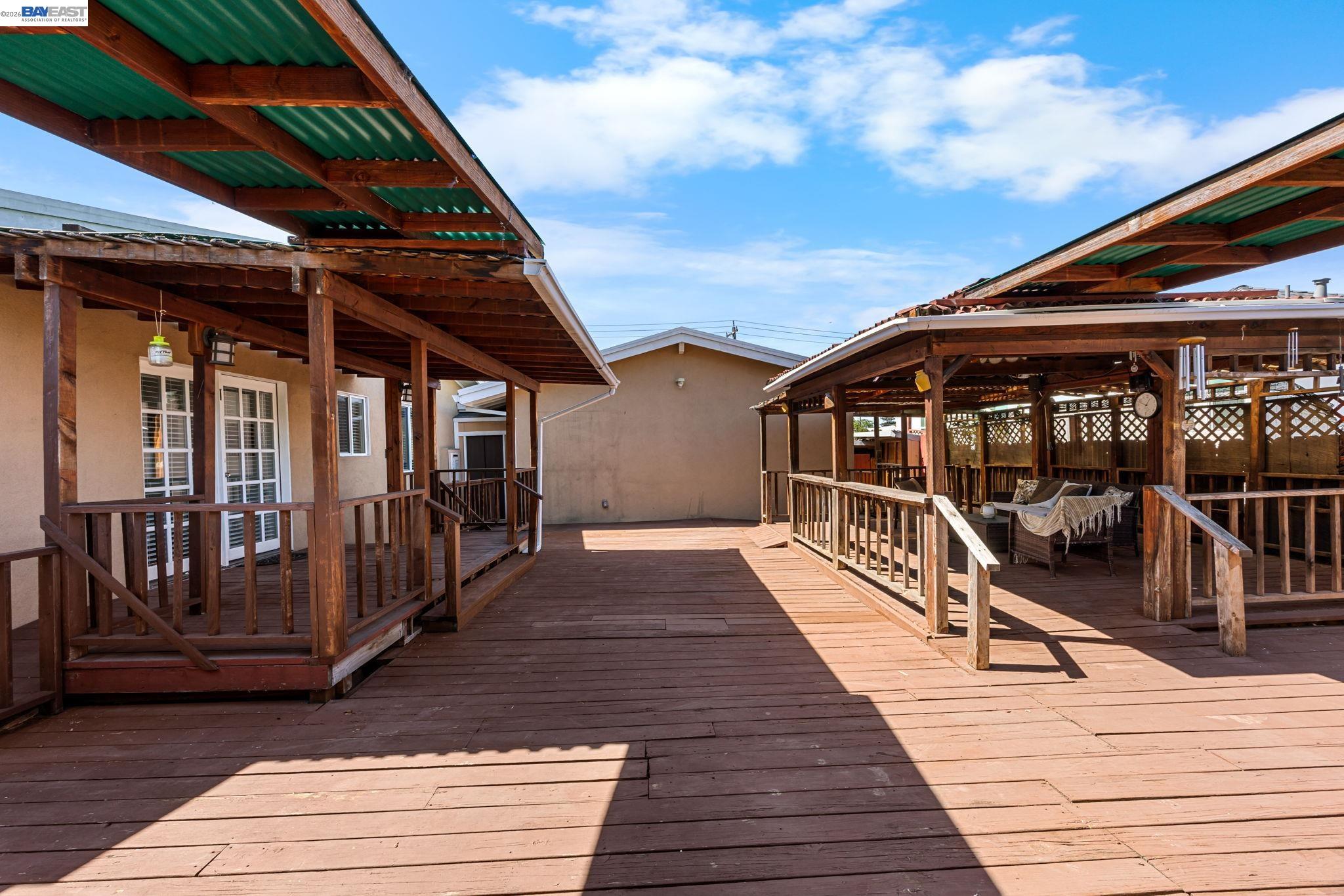 Detail Gallery Image 37 of 44 For 18286 Meekland Ave, Hayward,  CA 94541 - 3 Beds | 2 Baths