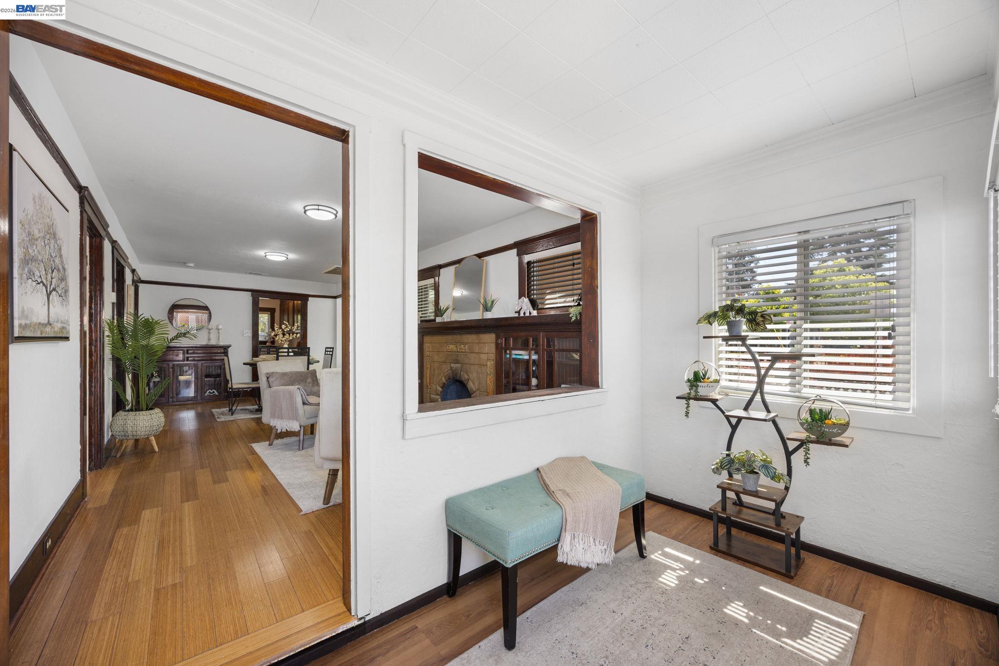 Detail Gallery Image 7 of 44 For 18286 Meekland Ave, Hayward,  CA 94541 - 3 Beds | 2 Baths