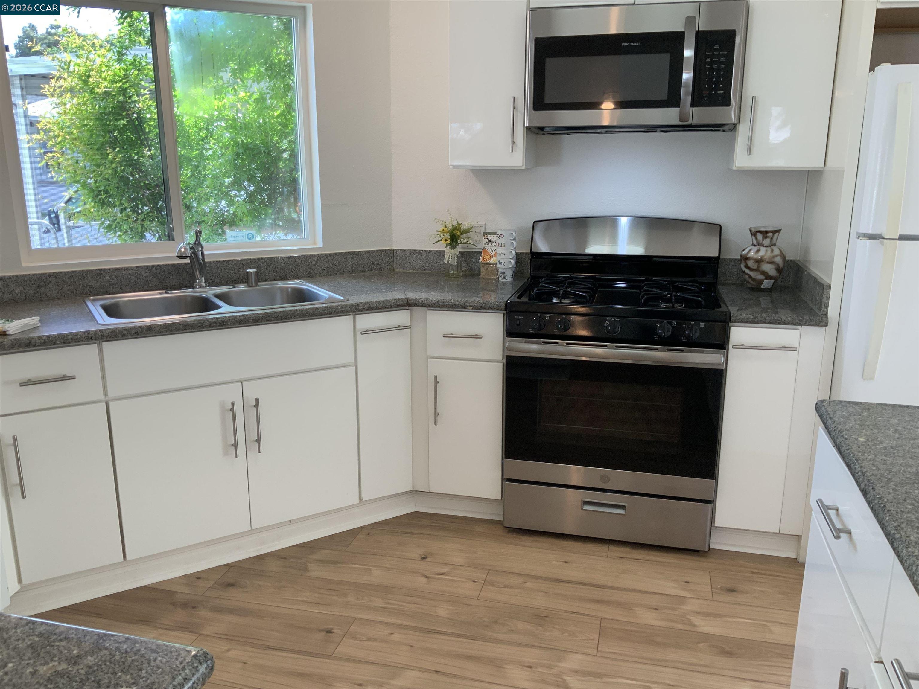 Detail Gallery Image 11 of 37 For 140 Shannon, Pittsburg,  CA 94565 - 4 Beds | 2 Baths