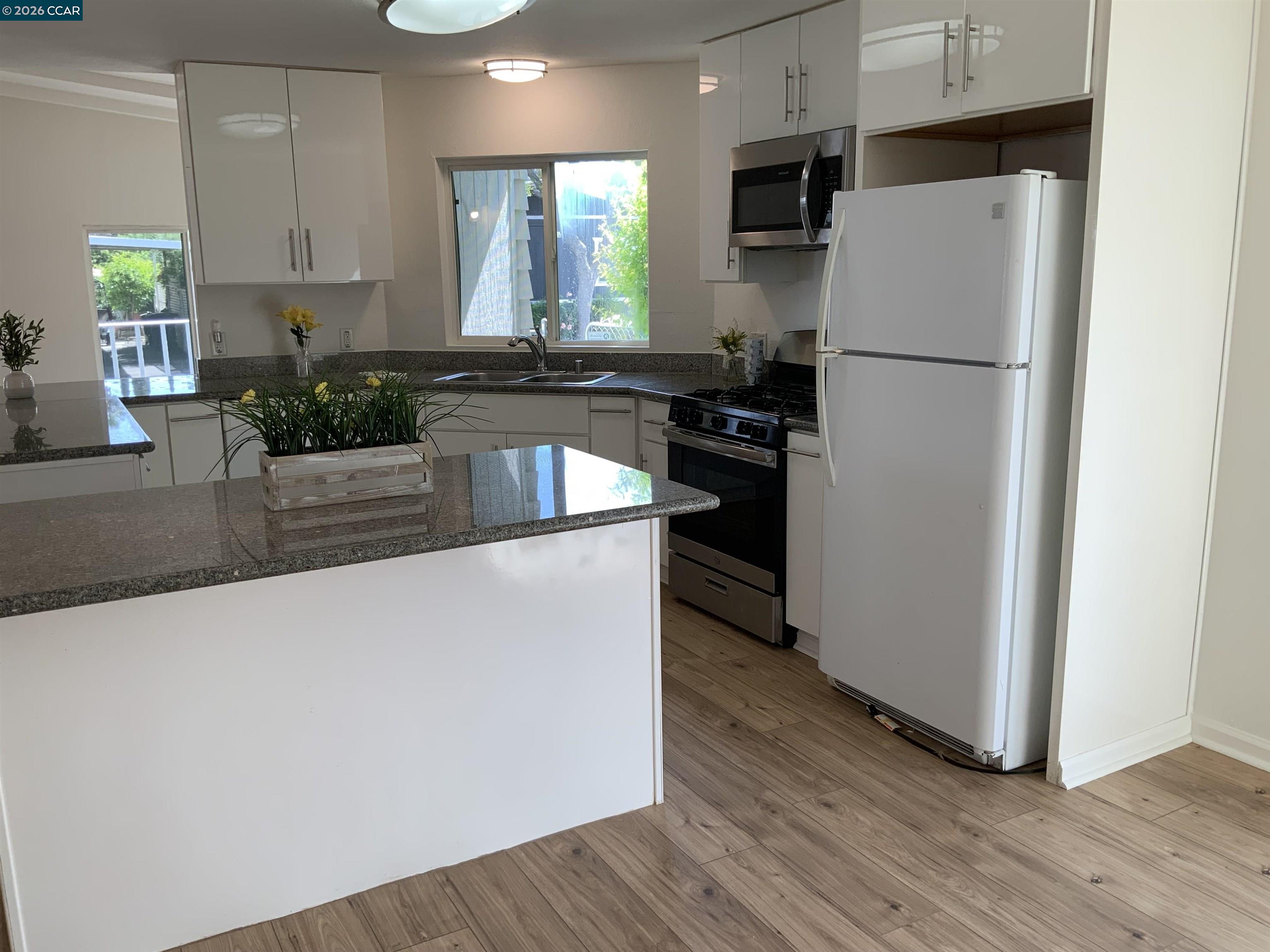 Detail Gallery Image 13 of 37 For 140 Shannon, Pittsburg,  CA 94565 - 4 Beds | 2 Baths