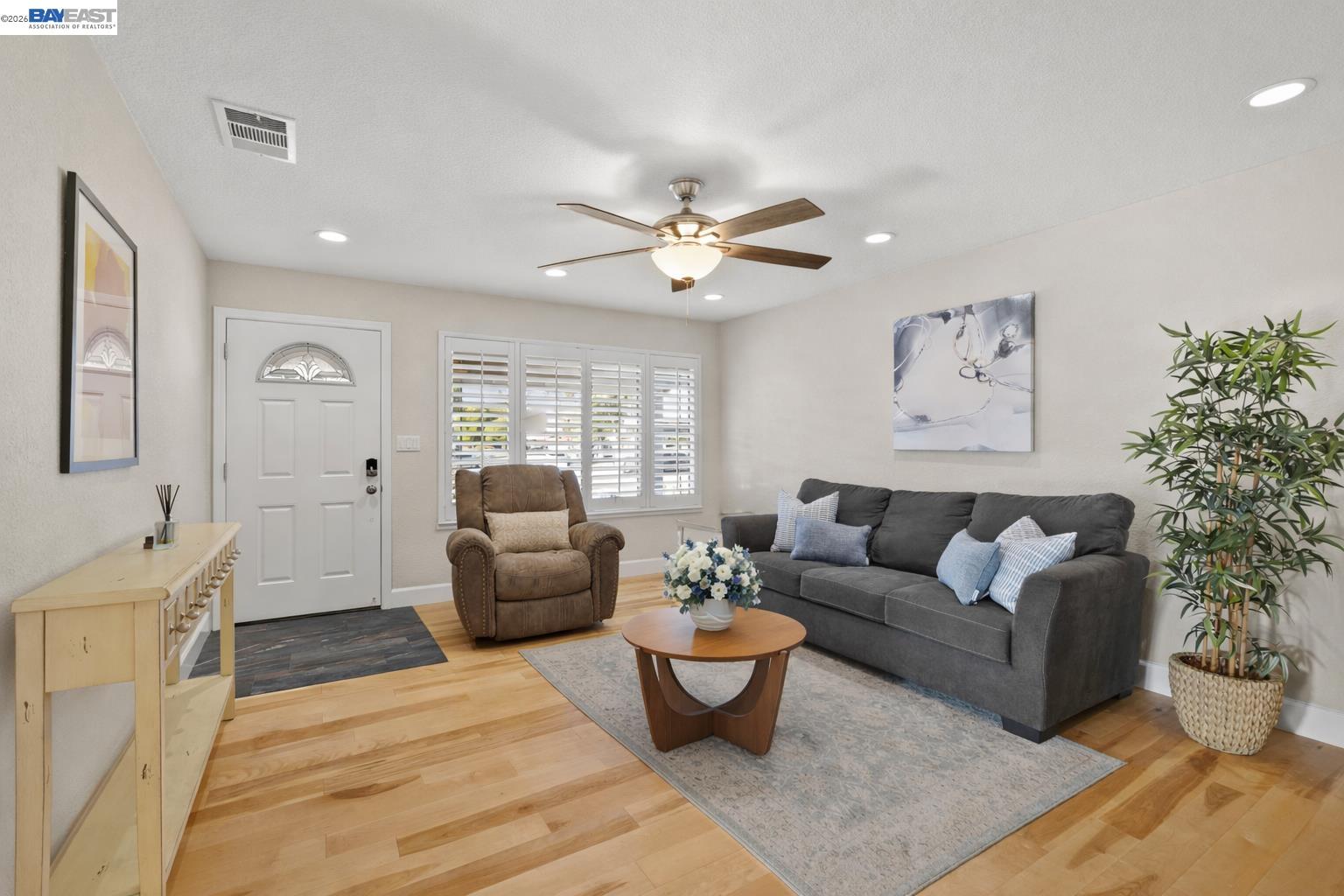 Detail Gallery Image 6 of 31 For 5706 Willkie Pl, Fremont,  CA 94538 - 3 Beds | 1 Baths