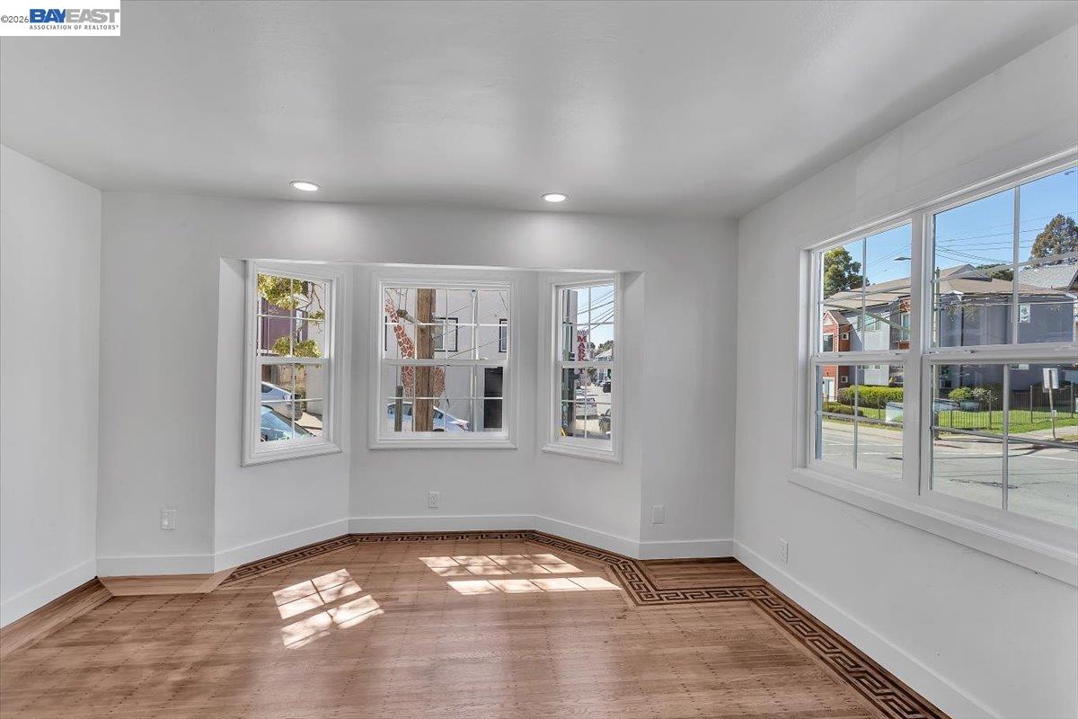 Detail Gallery Image 18 of 37 For 3300 Harrison St, Oakland,  CA 94611 - – Beds | – Baths