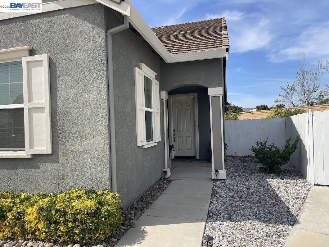 Detail Gallery Image 1 of 12 For 1235 Santona Ct, Manteca,  CA 95337 - 4 Beds | 3 Baths