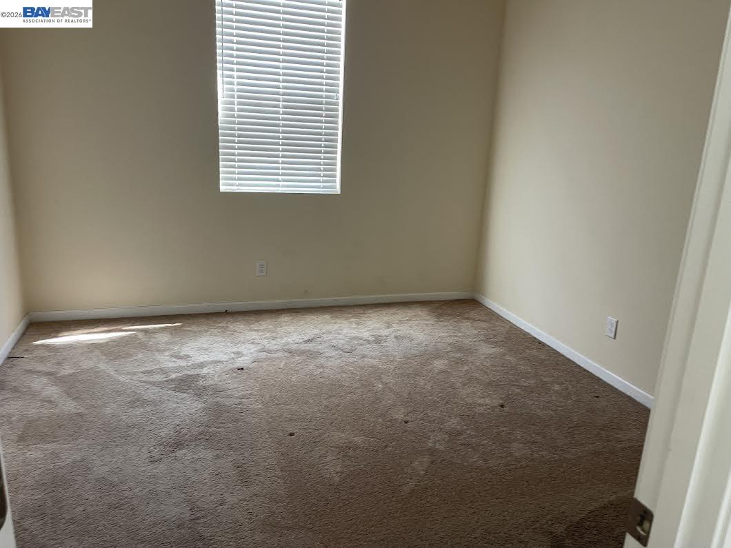 Detail Gallery Image 6 of 12 For 1235 Santona Ct, Manteca,  CA 95337 - 4 Beds | 3 Baths