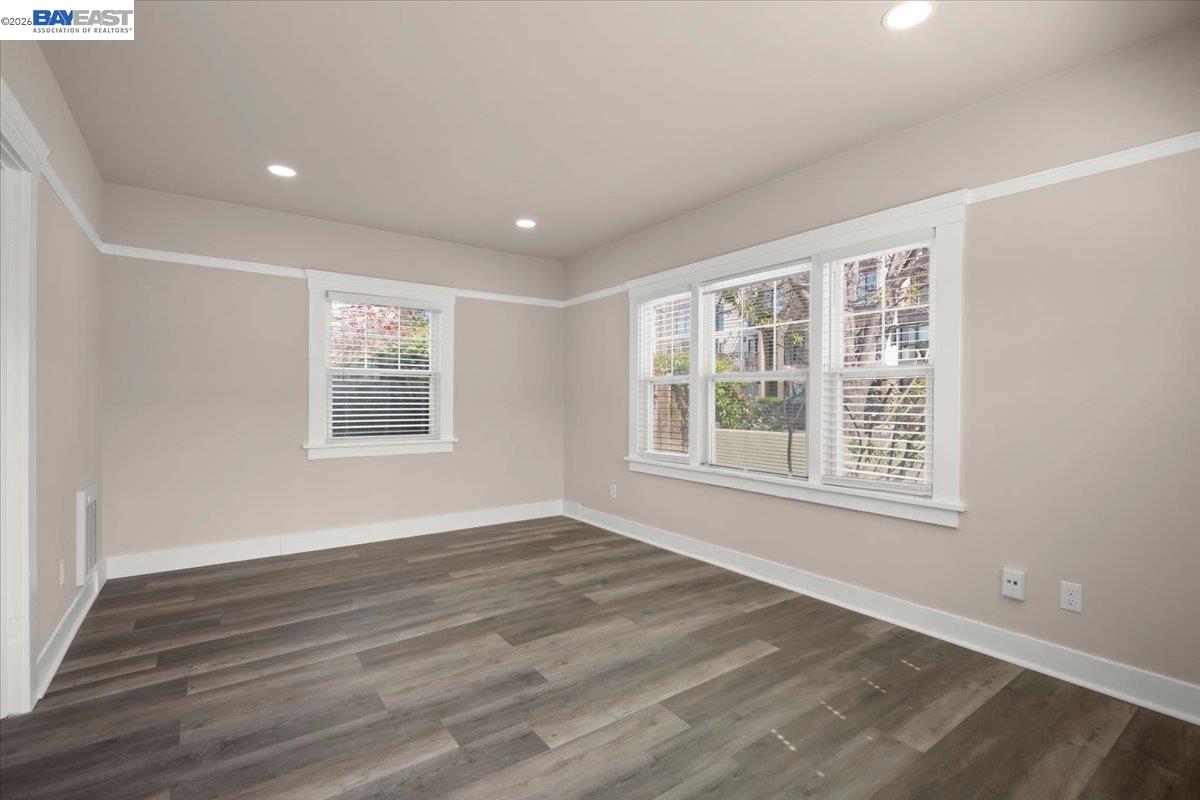 Detail Gallery Image 6 of 12 For 1504 10th Street, Berkeley,  CA 94710 - – Beds | – Baths