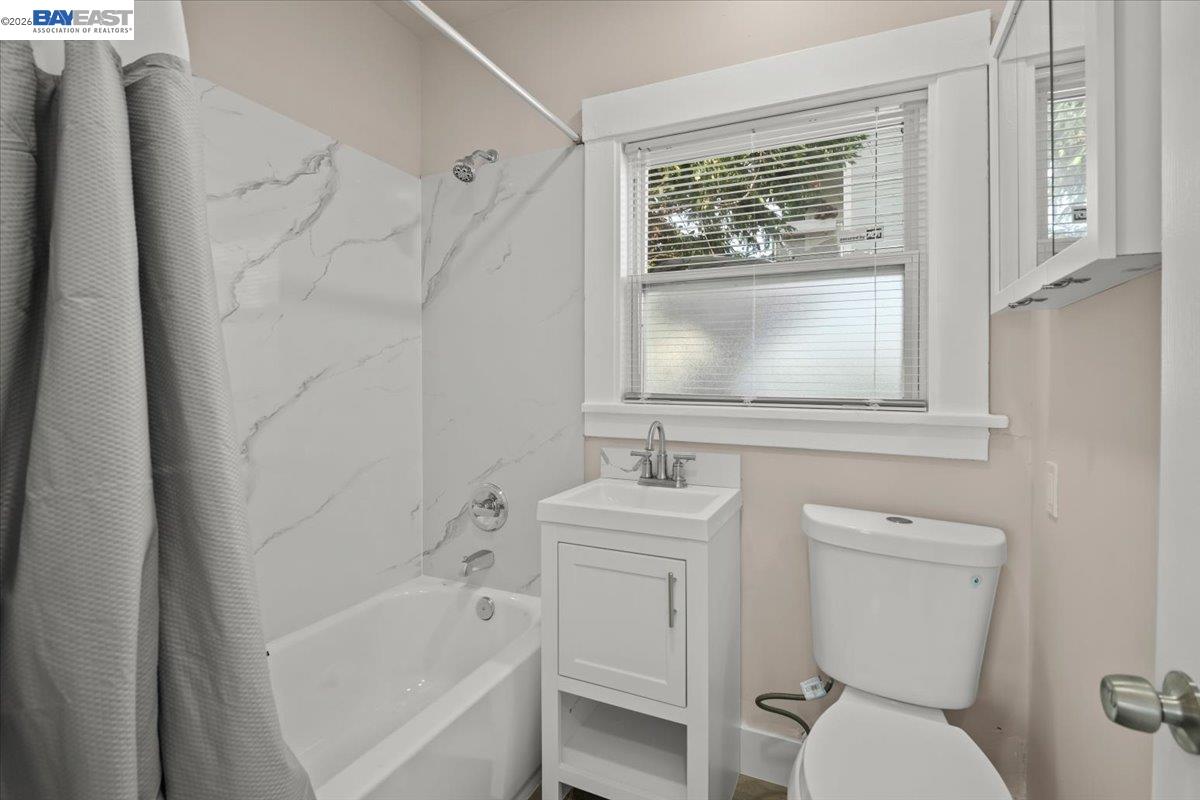 Detail Gallery Image 9 of 12 For 1504 10th Street, Berkeley,  CA 94710 - – Beds | – Baths