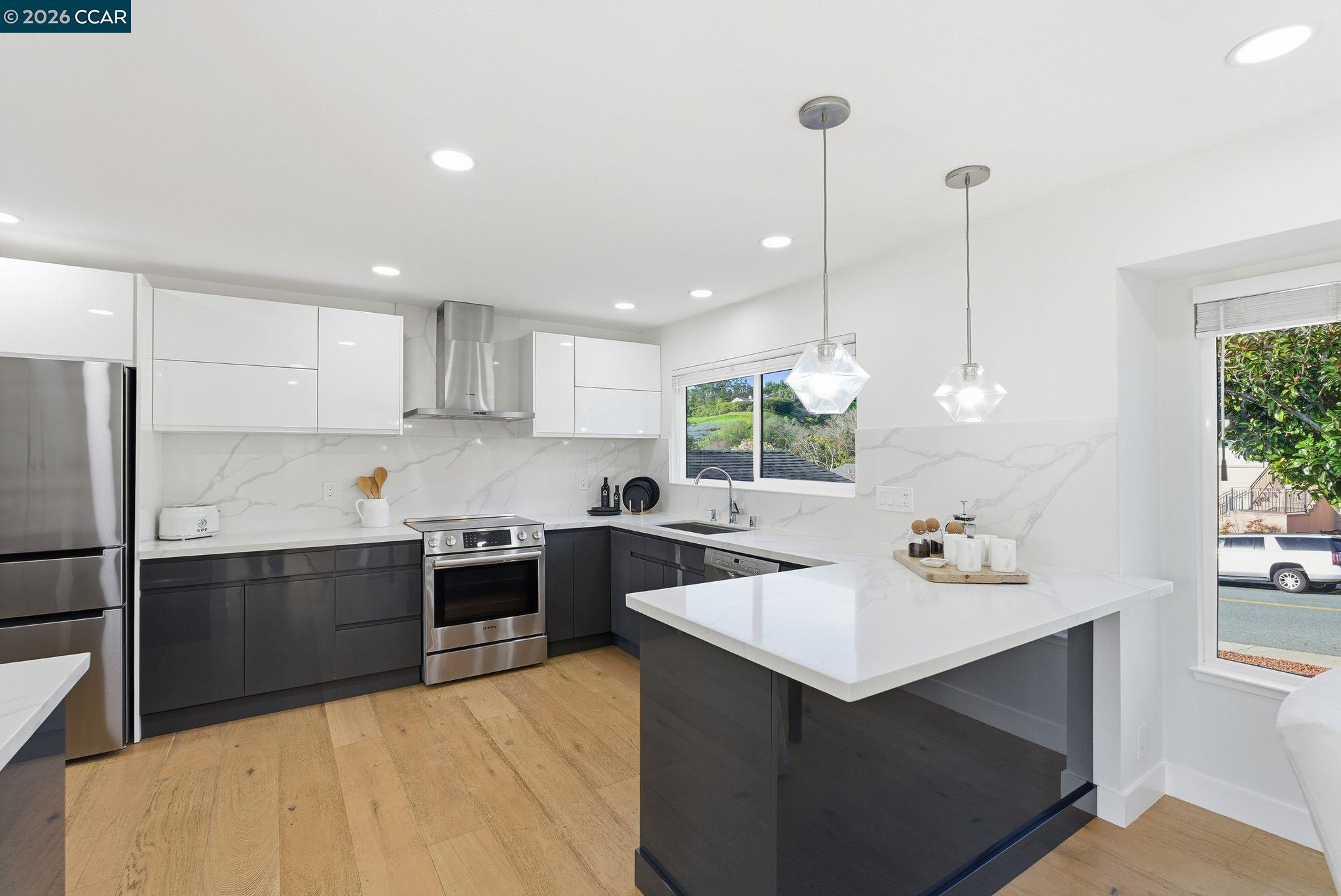 Detail Gallery Image 13 of 53 For 89 Greenfield Dr, Moraga,  CA 94556 - 5 Beds | 3 Baths