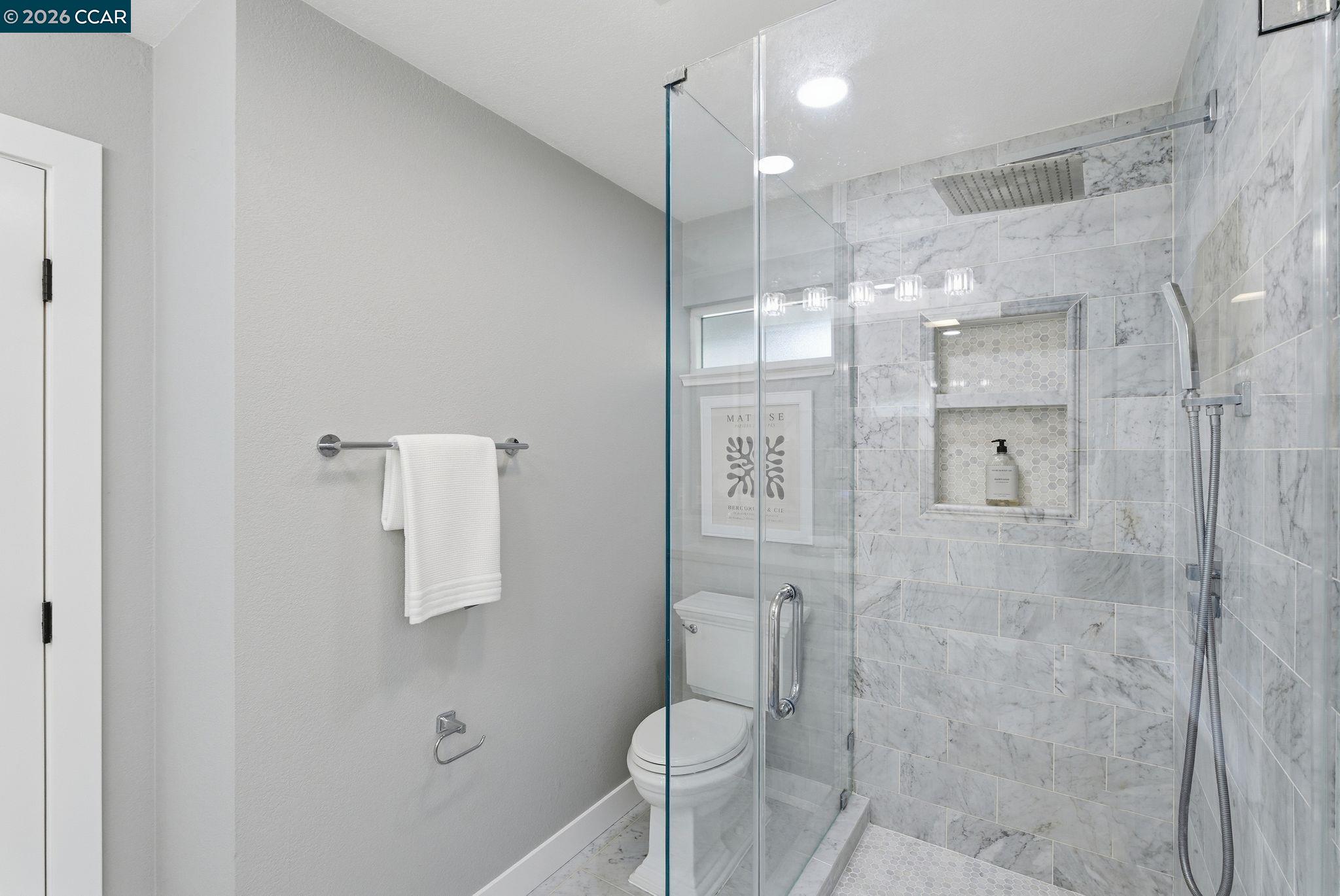 Detail Gallery Image 24 of 53 For 89 Greenfield Dr, Moraga,  CA 94556 - 5 Beds | 3 Baths