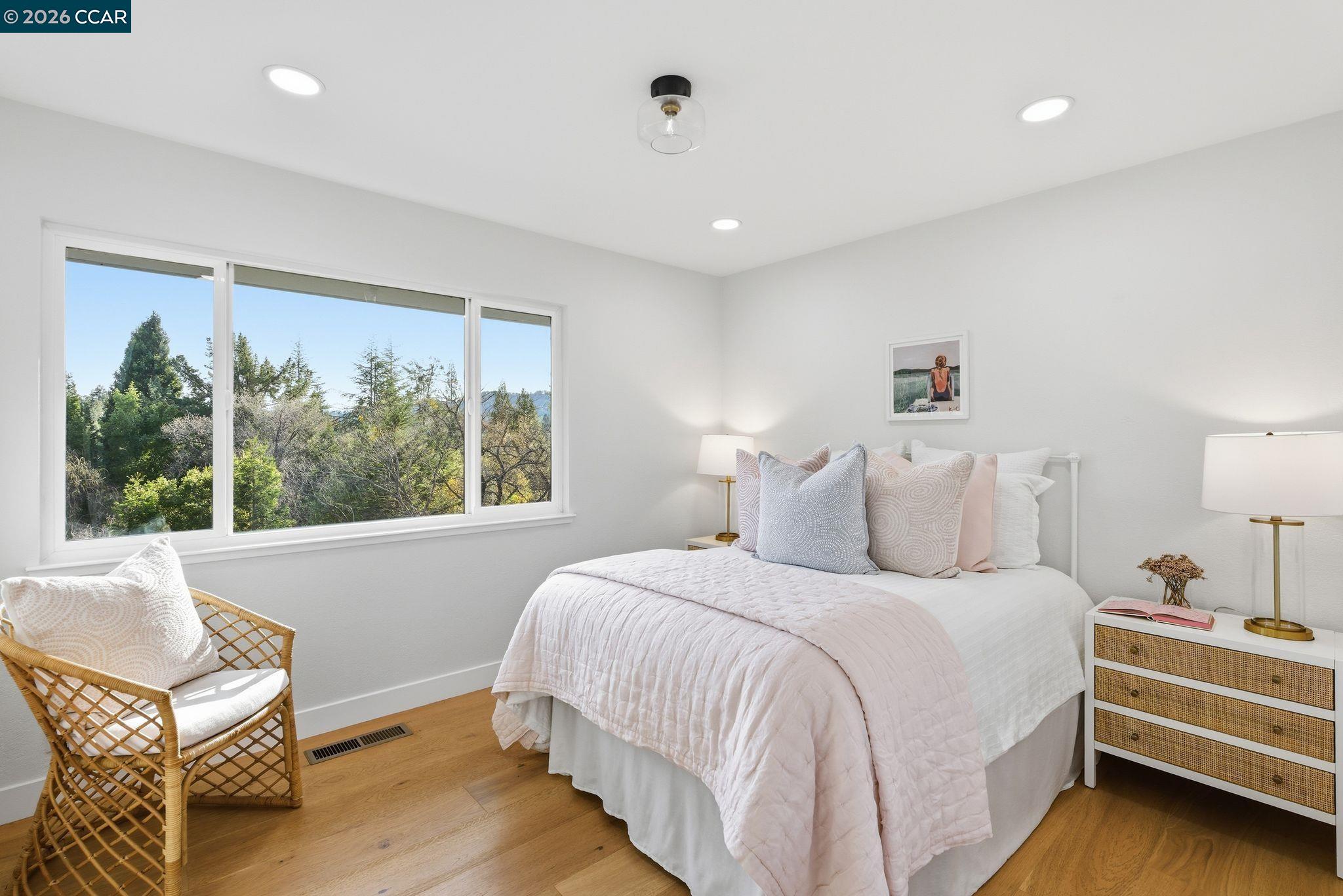 Detail Gallery Image 27 of 53 For 89 Greenfield Dr, Moraga,  CA 94556 - 5 Beds | 3 Baths