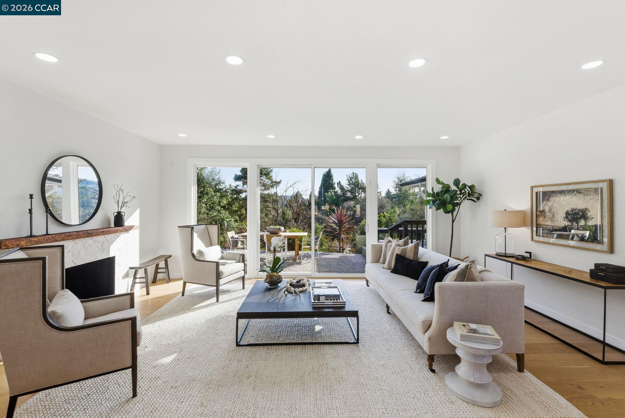 Detail Gallery Image 4 of 53 For 89 Greenfield Dr, Moraga,  CA 94556 - 5 Beds | 3 Baths