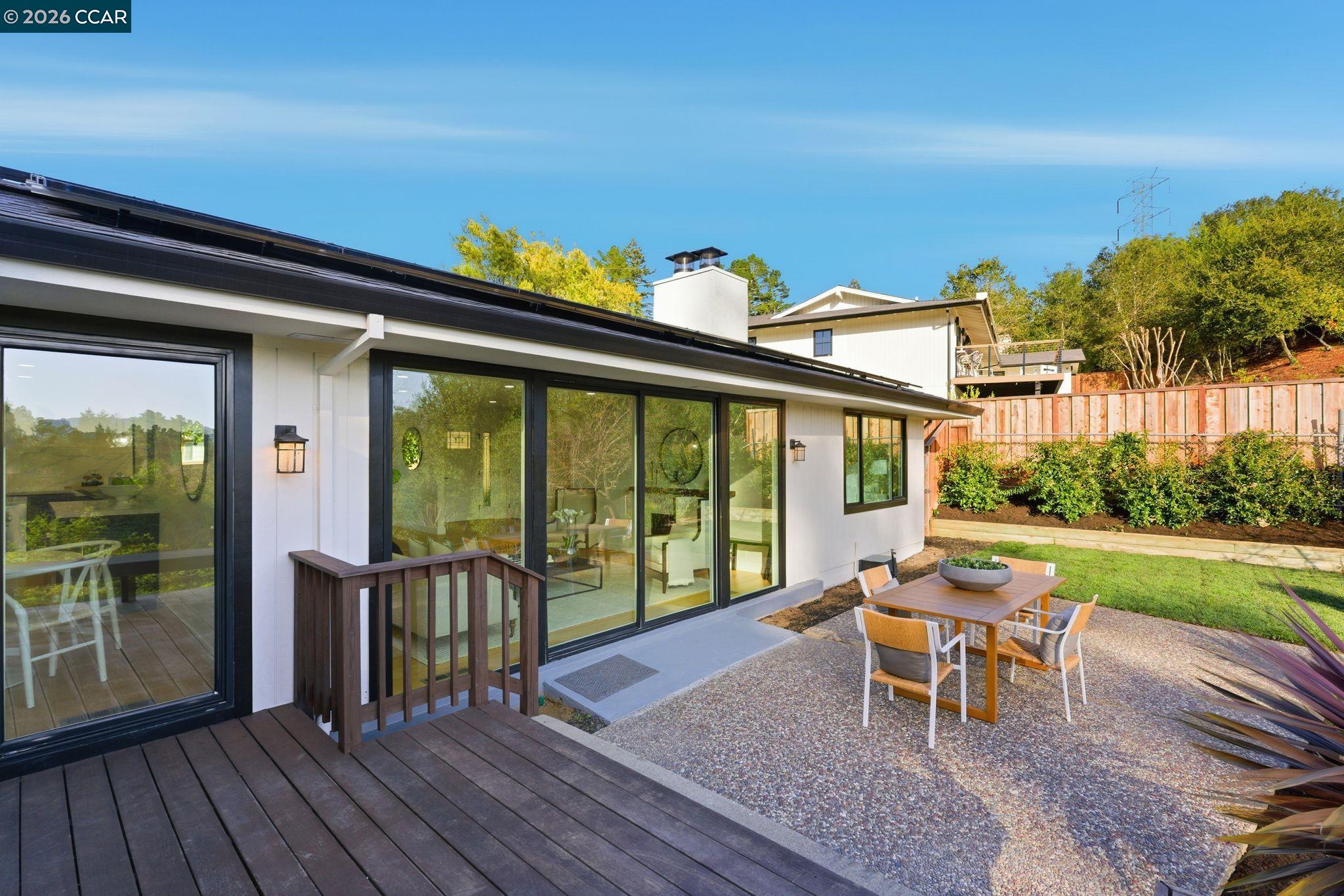 Detail Gallery Image 7 of 53 For 89 Greenfield Dr, Moraga,  CA 94556 - 5 Beds | 3 Baths