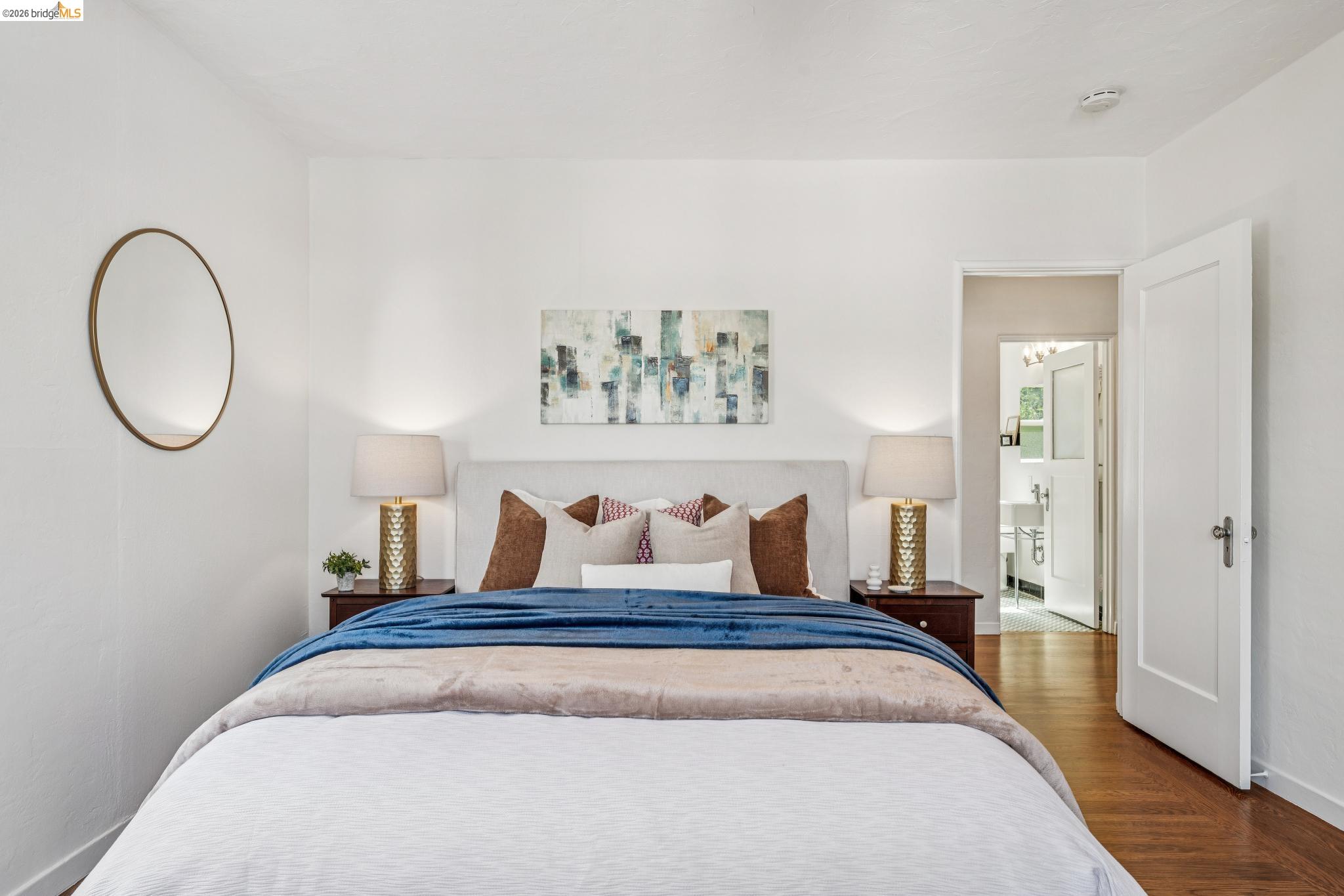 Detail Gallery Image 28 of 60 For 2306 Ivy Dr, Oakland,  CA 94606 - 4 Beds | 2 Baths