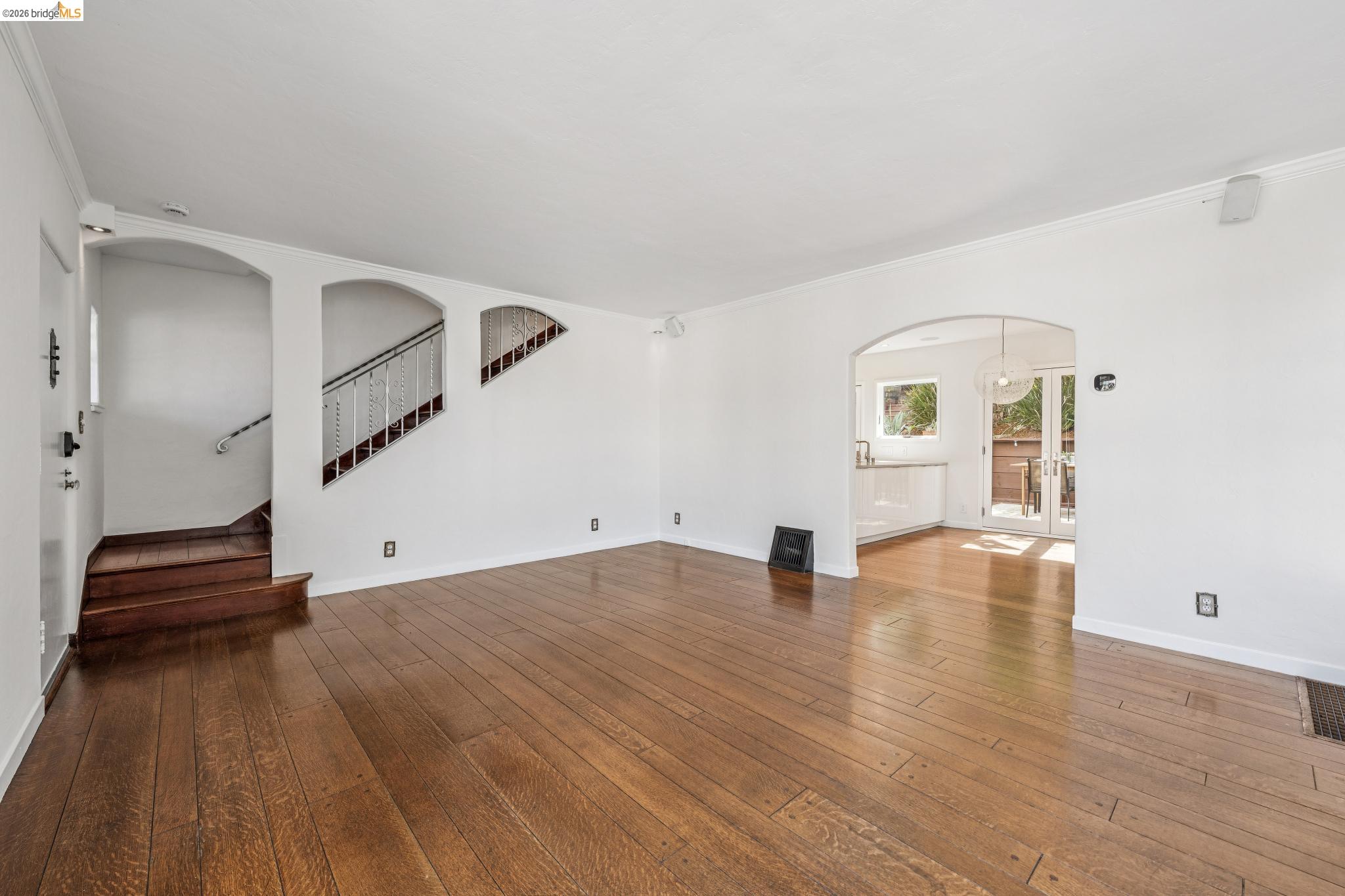 Detail Gallery Image 38 of 60 For 2306 Ivy Dr, Oakland,  CA 94606 - 4 Beds | 2 Baths