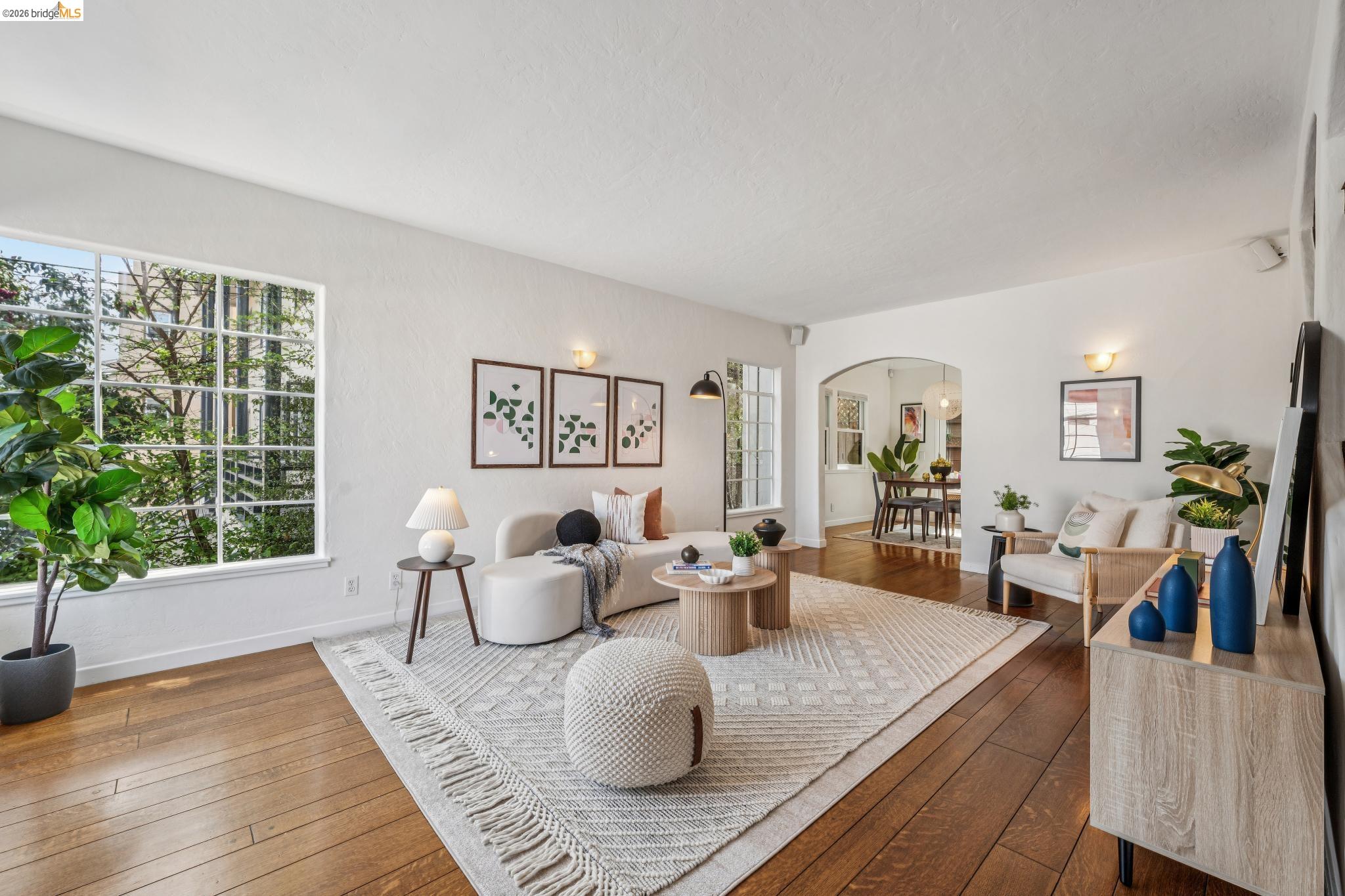 Detail Gallery Image 5 of 60 For 2306 Ivy Dr, Oakland,  CA 94606 - 4 Beds | 2 Baths